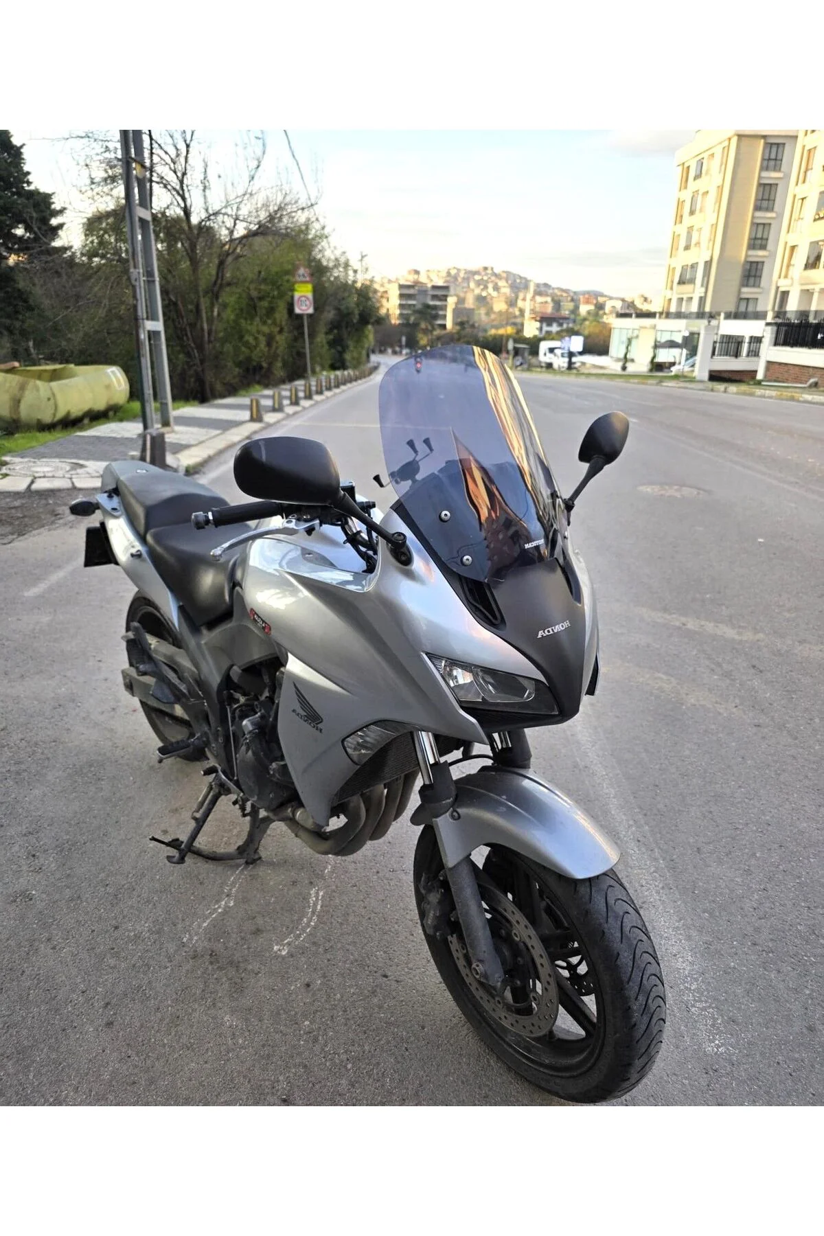 Honda CBF 1000 Ön Cam 2010-2013 Model 40cm Füme Renkli 4mm Honda CBF 1000 Ön Cam 2010-2013 Model 40cm Füme Renkli 4mm - Görsel 8