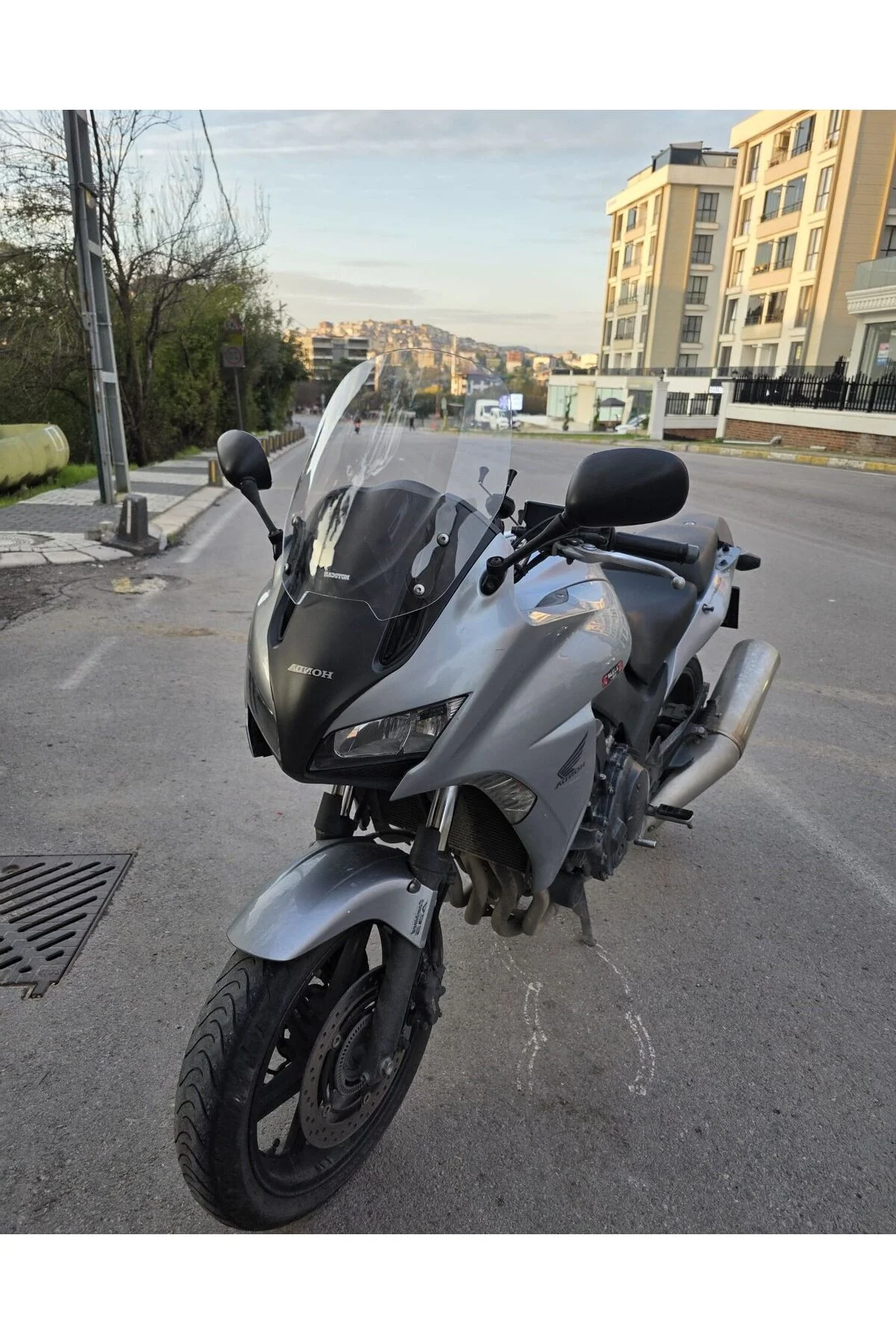 Honda CBF 1000 Ön Cam 2010-2013 Model 40cm Şeffaf Renkli 4mm - Görsel 8