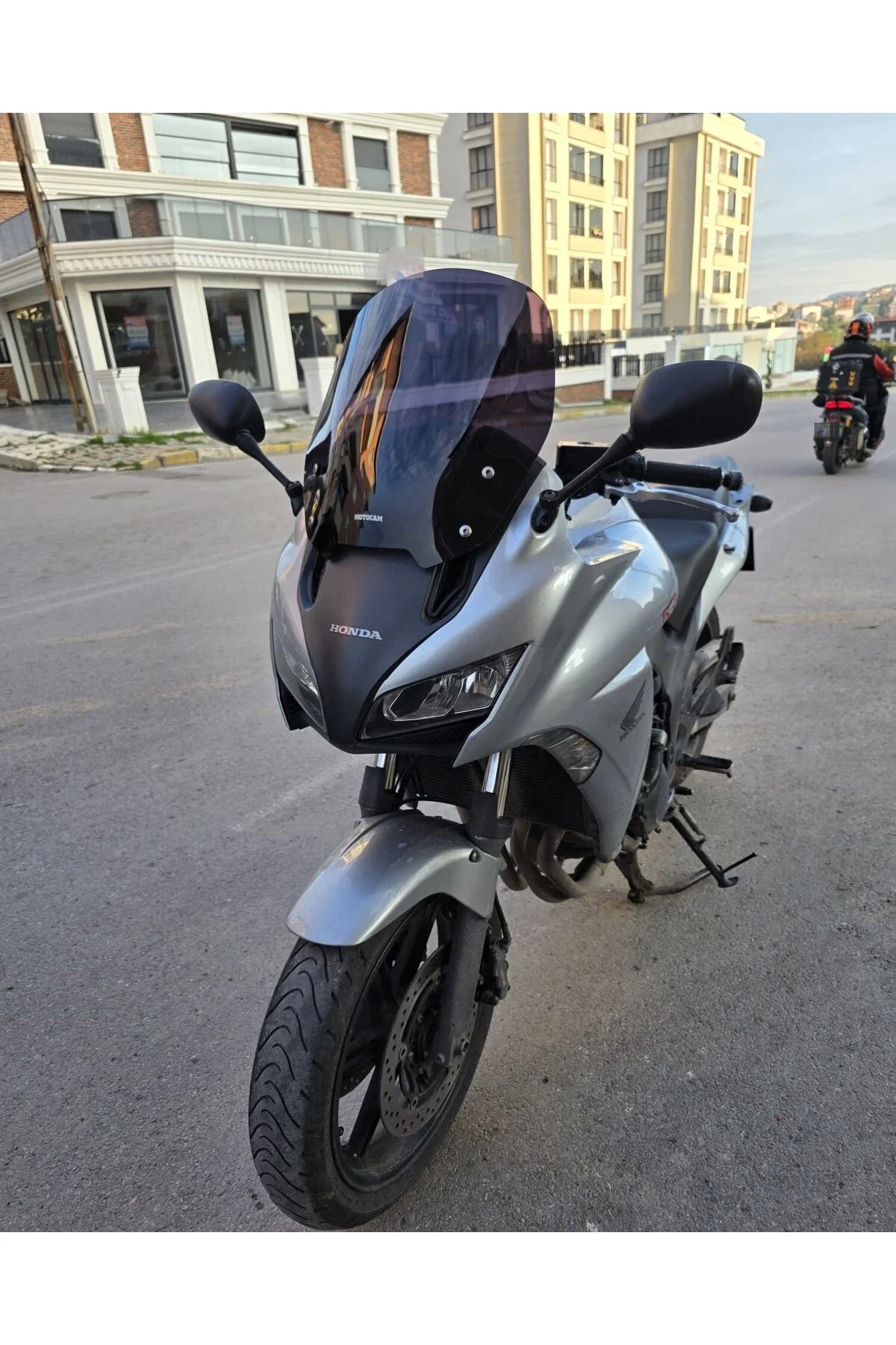 Honda CBF 1000 Ön Cam 2010-2013 Model 40cm Siyah Renkli 4mm - Görsel 3