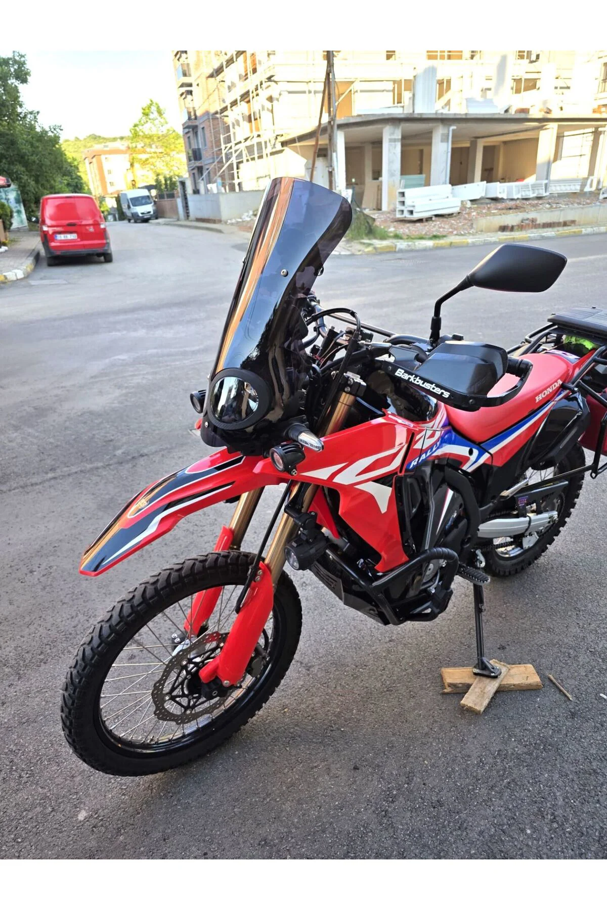 Honda CRF 300 Rally Ön Cam 2017-2026 Model 56cm Şeffaf Renkli 4mm