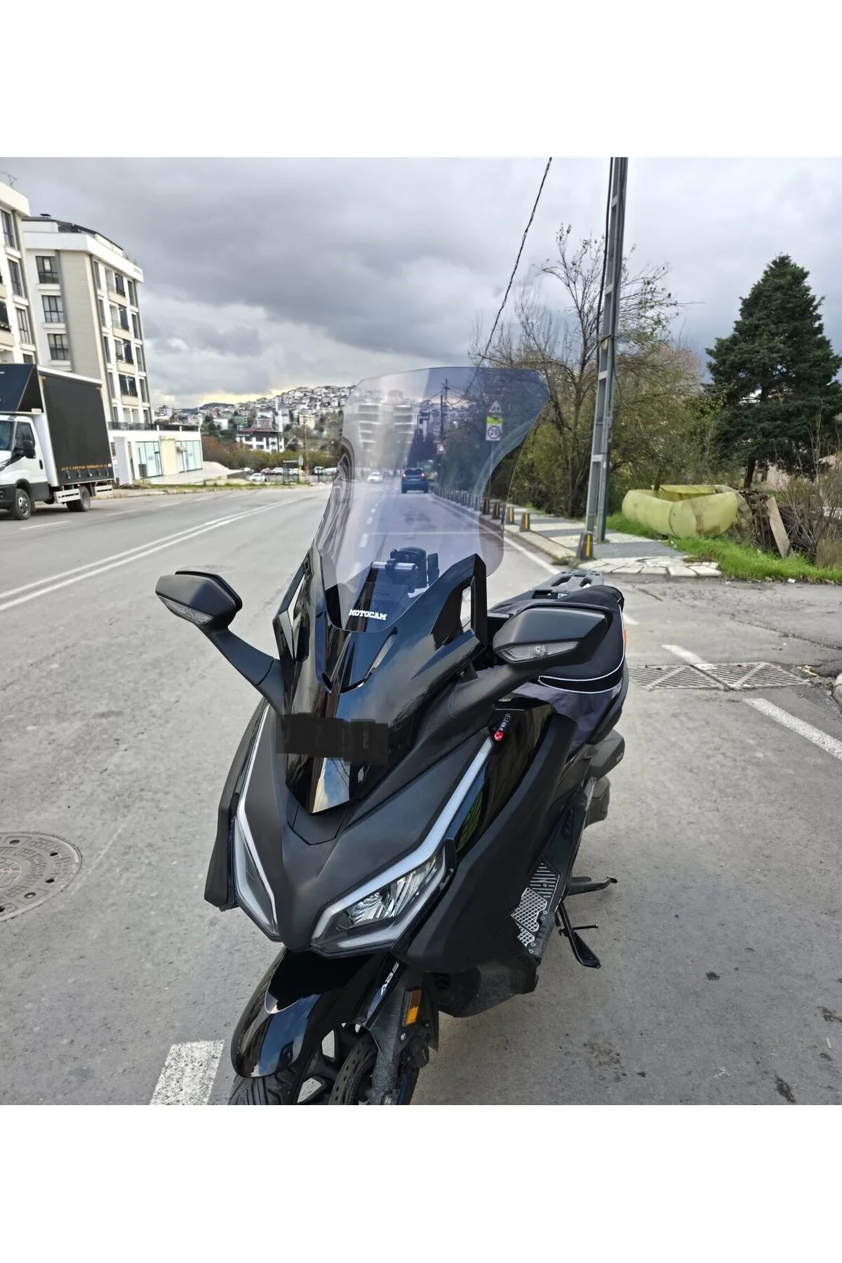 Honda Forza 250 Ön Cam 2021-2026 Model 60cm Füme Renkli 4mm UZUN