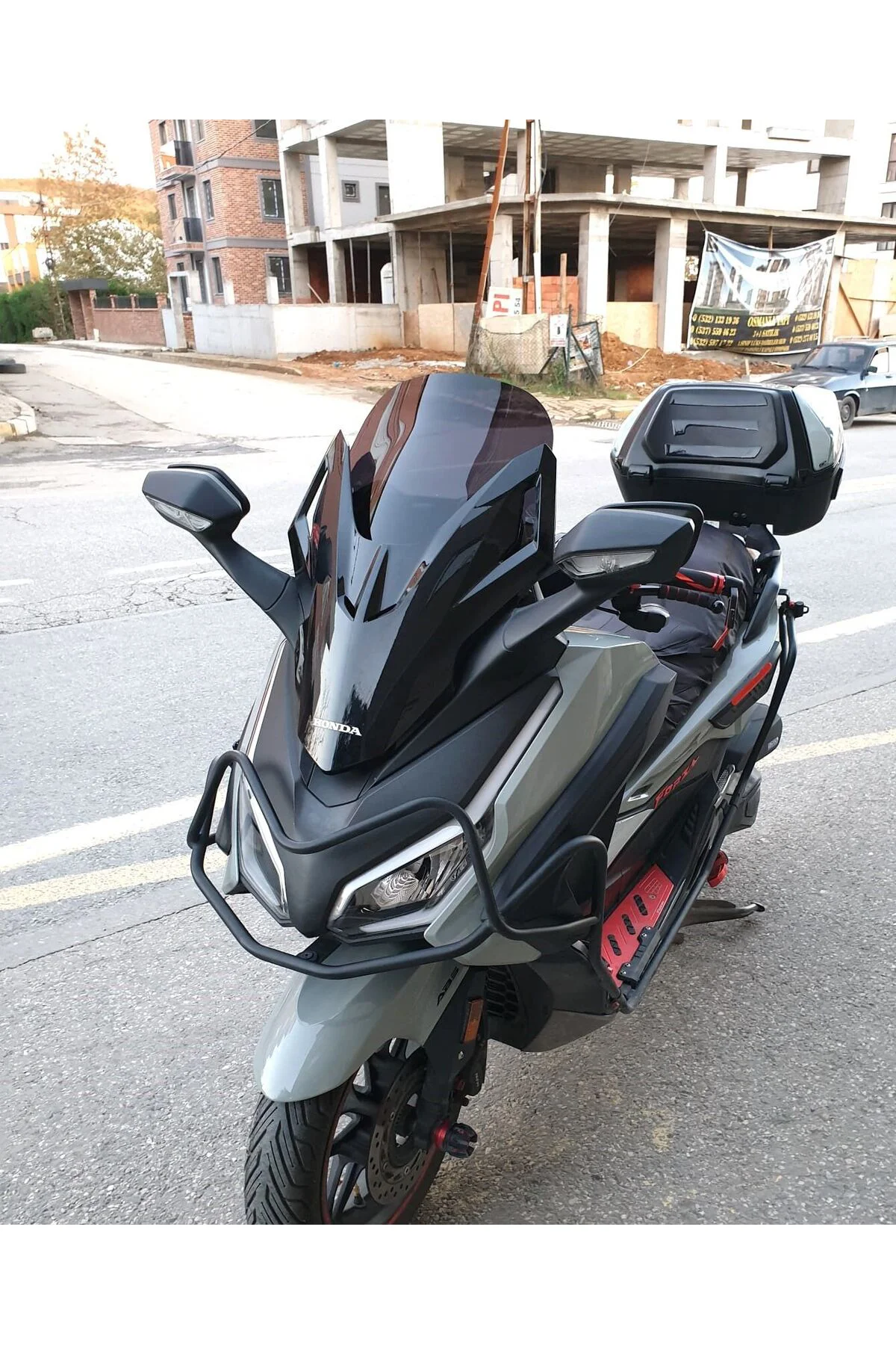 Honda Forza 250 Ön Cam 2021-2026 Model 47cm Siyah Renkli 4mm YOKT