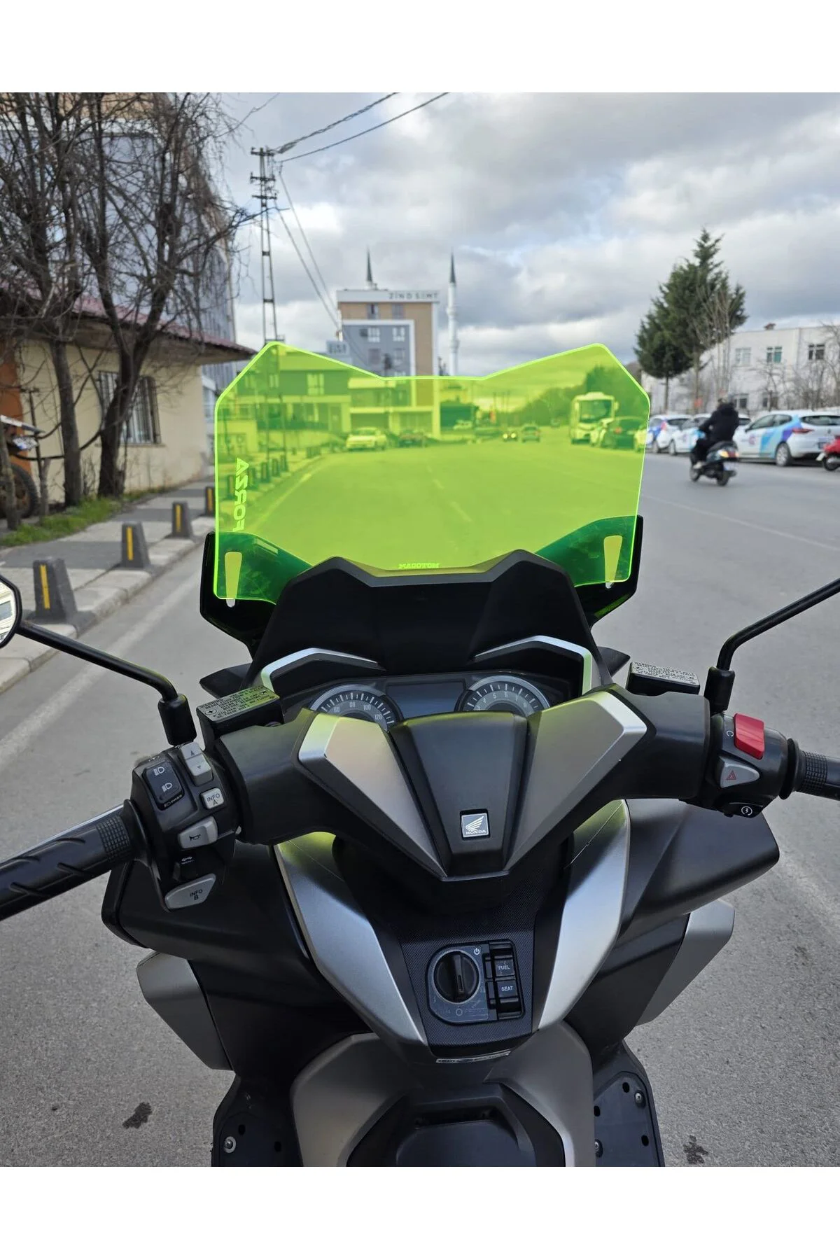Honda Forza 250 Ön Cam 2018-2020 Model 43cm Neon Sarı Renkli 4mm