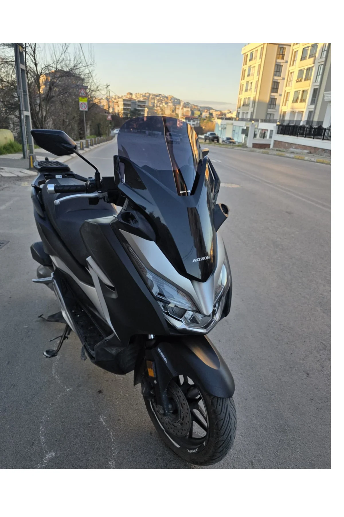 Honda Forza 250 Ön Cam 2018-2020 Model 47cm Siyah Renkli 4mm