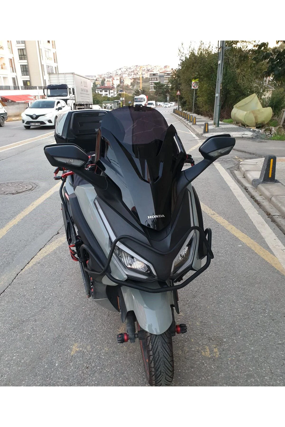 Honda Forza 250 Ön Cam 2021-2026 Model 47cm Siyah Renkli 4mm YOKT