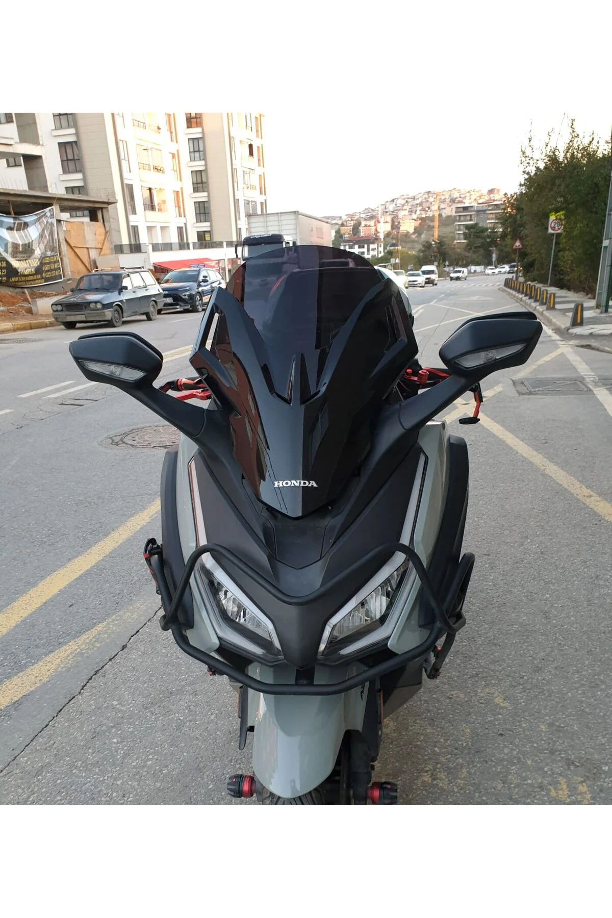 Honda Forza 250 Ön Cam 2021-2026 Model 47cm Siyah Renkli 4mm YOKT