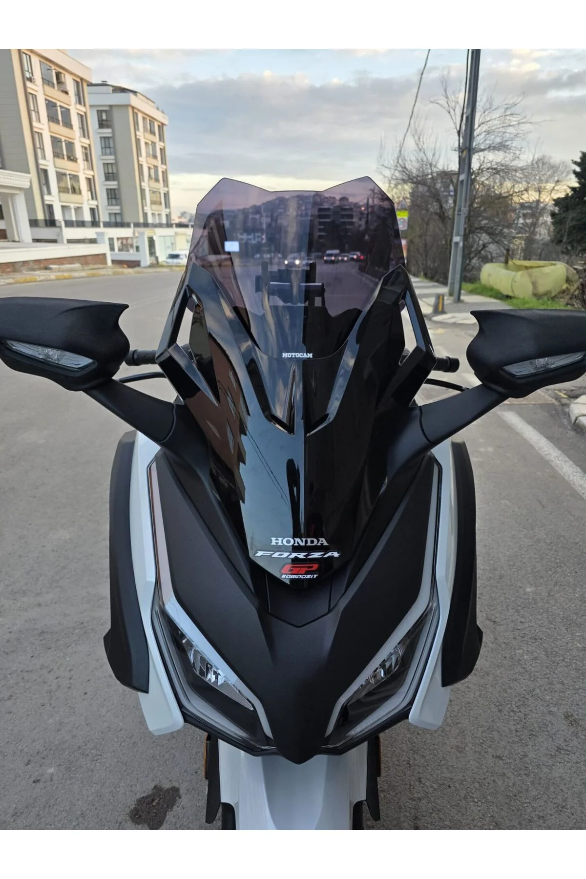 Honda Forza 250 Ön Cam 2021-2026 Model 43cm Siyah Renkli 4mm