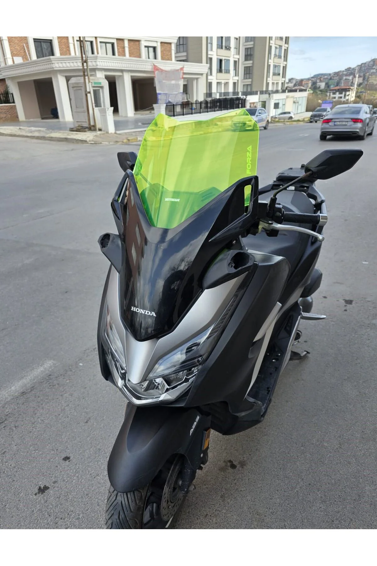 Honda Forza 250 Ön Cam 2018-2020 Model 43cm Neon Sarı Renkli 4mm