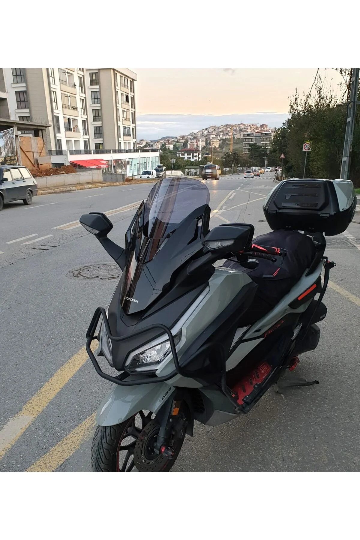 Honda Forza 250 Ön Cam 2021-2026 Model 47cm Füme Renkli 4mm UZUN