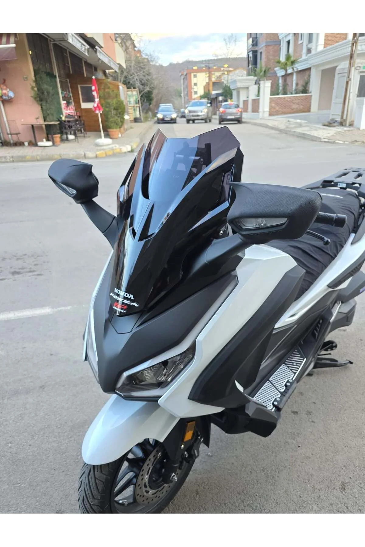 Honda Forza 250 Ön Cam 2021-2026 Model 43cm Siyah Renkli 4mm