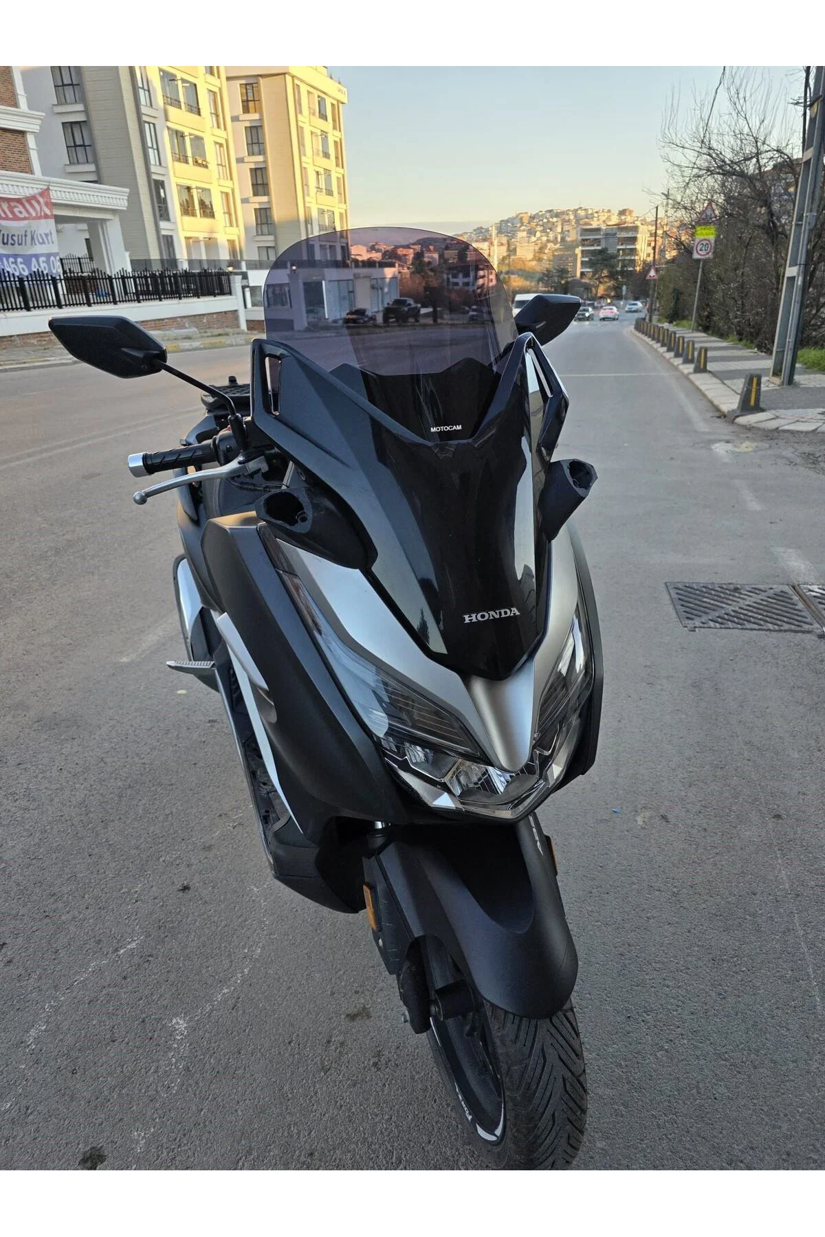 Honda Forza 250 Ön Cam 2018-2020 Model 47cm Siyah Renkli 4mm