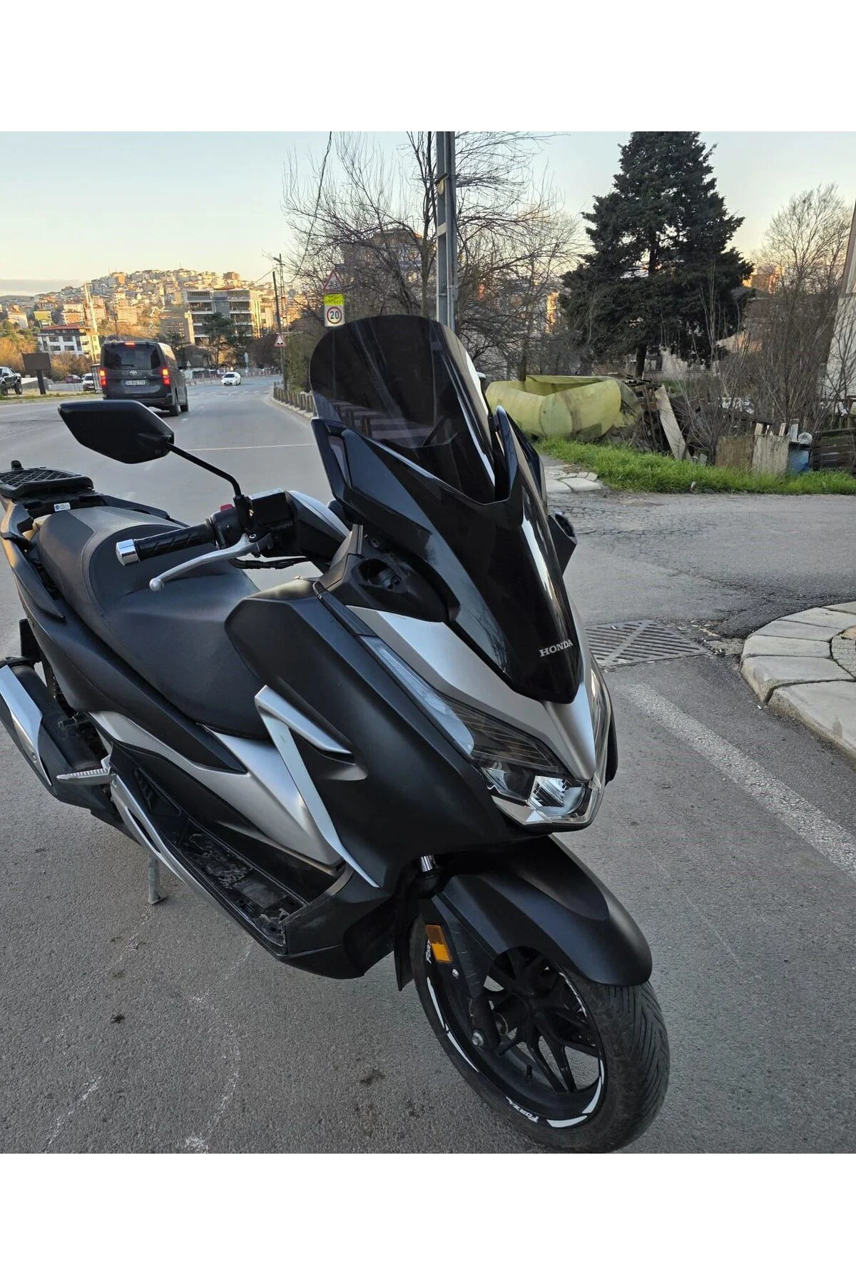 Honda Forza 250 Ön Cam 2018-2020 Model 47cm Siyah Renkli 4mm