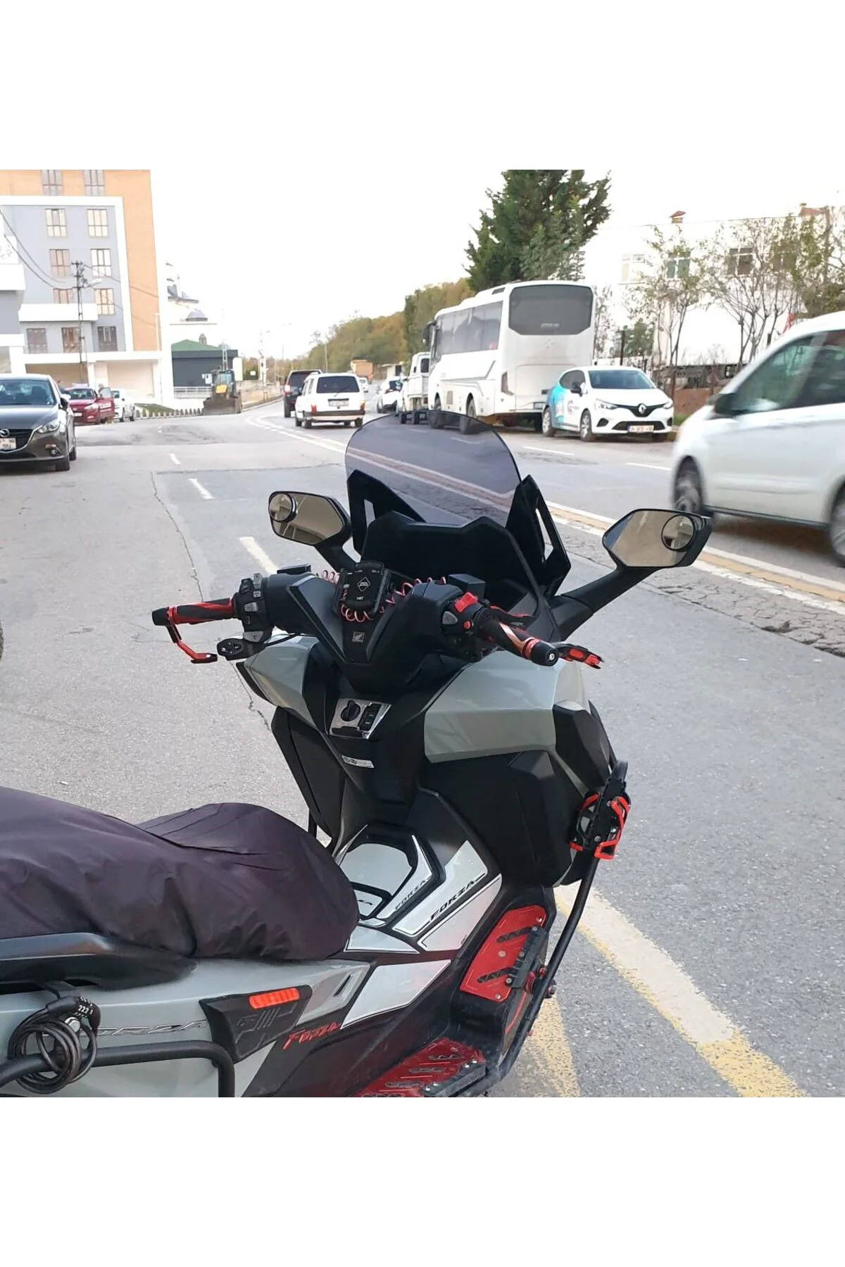 Honda Forza 250 Ön Cam 2021-2026 Model 47cm Füme Renkli 4mm UZUN