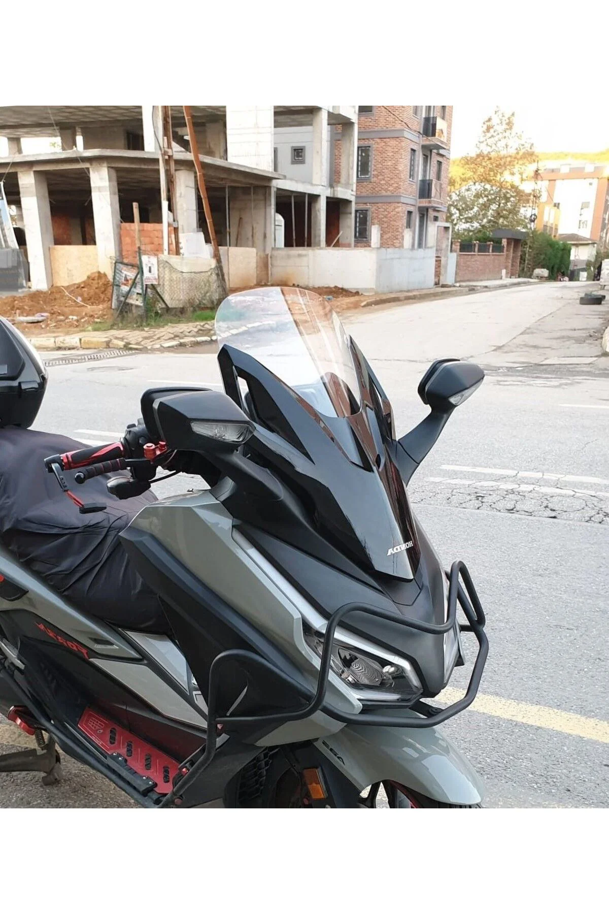 Honda Forza 250 Ön Cam 2021-2026 Model 47cm Şeffaf Renkli 4mm UZU