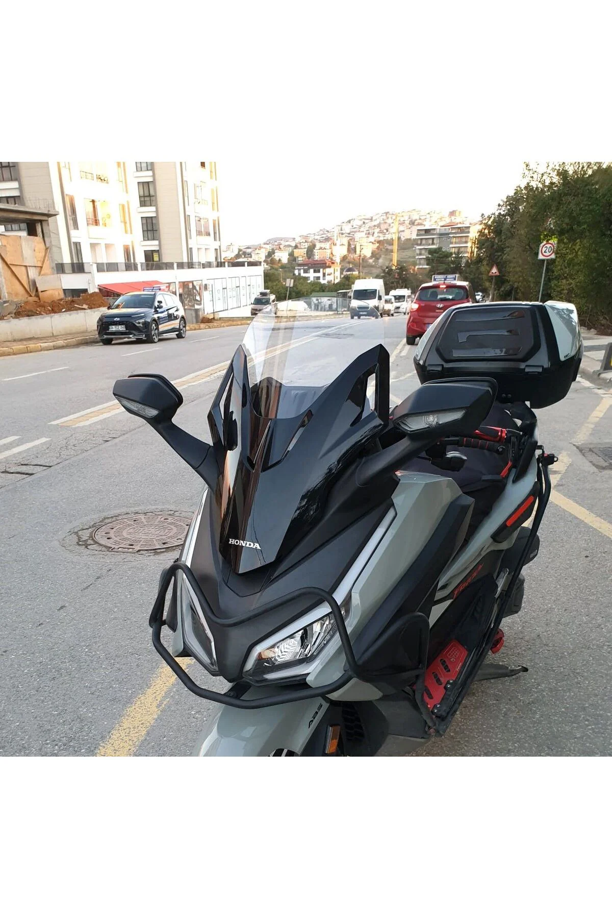 Honda Forza 250 Ön Cam 2021-2026 Model 47cm Şeffaf Renkli 4mm UZU