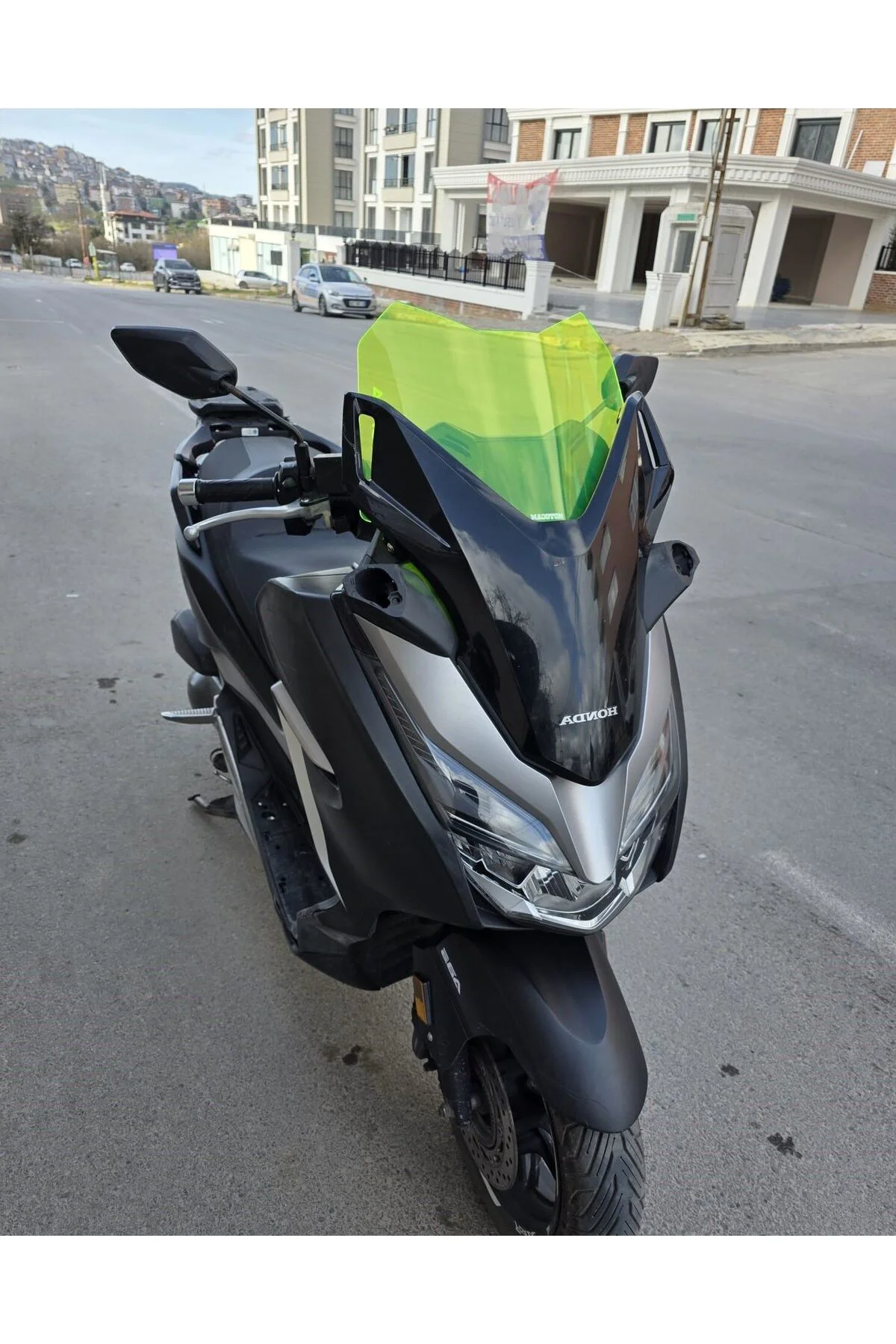 Honda Forza 250 Ön Cam 2018-2020 Model 43cm Neon Sarı Renkli 4mm