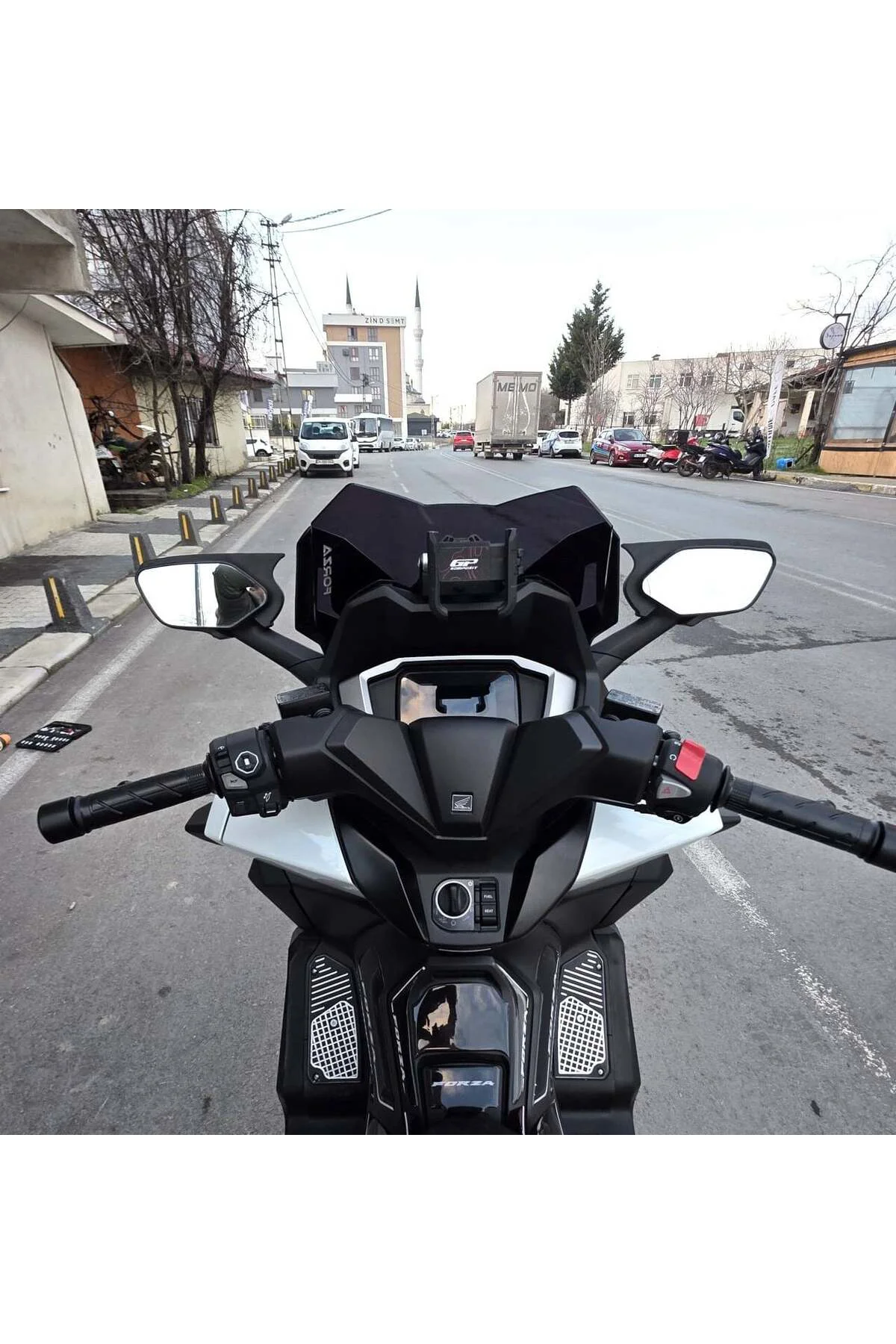 Honda Forza 250 Ön Cam 2021-2026 Model 43cm Siyah Renkli 4mm