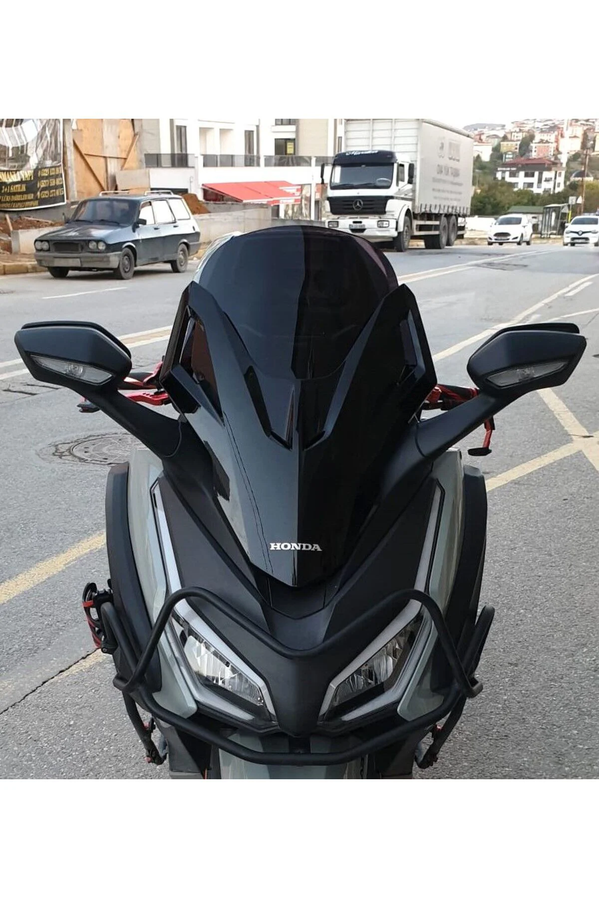 Honda Forza 250 Ön Cam 2021-2026 Model 47cm Siyah Renkli 4mm YOKT