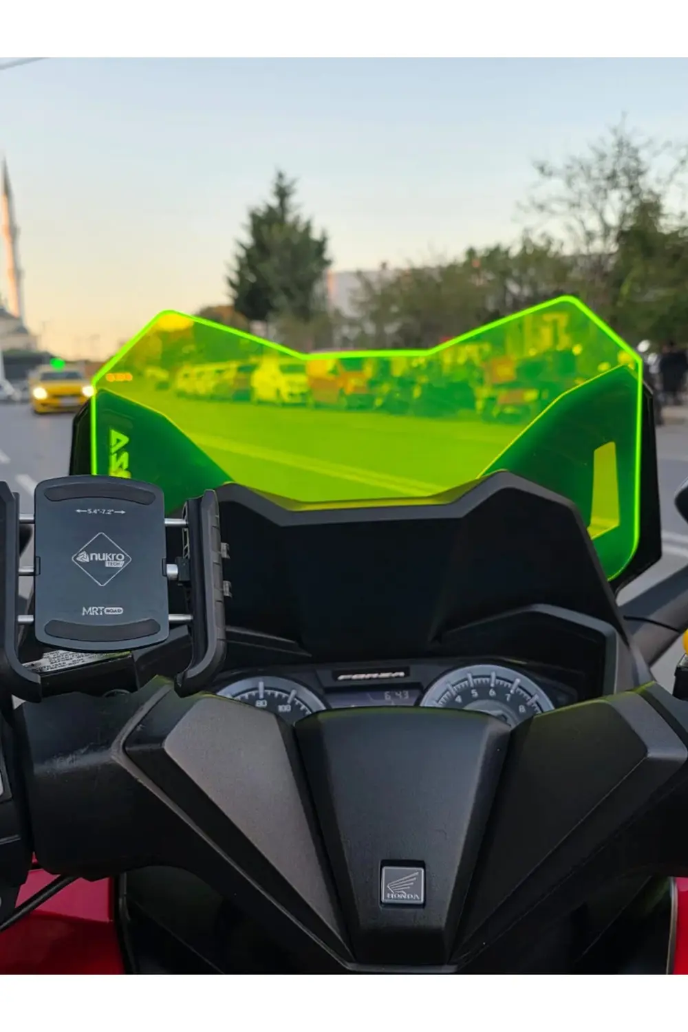 Honda Forza 250 Ön Cam 2021-2025 Model 43cm Neon Sarı Renkli 4mm