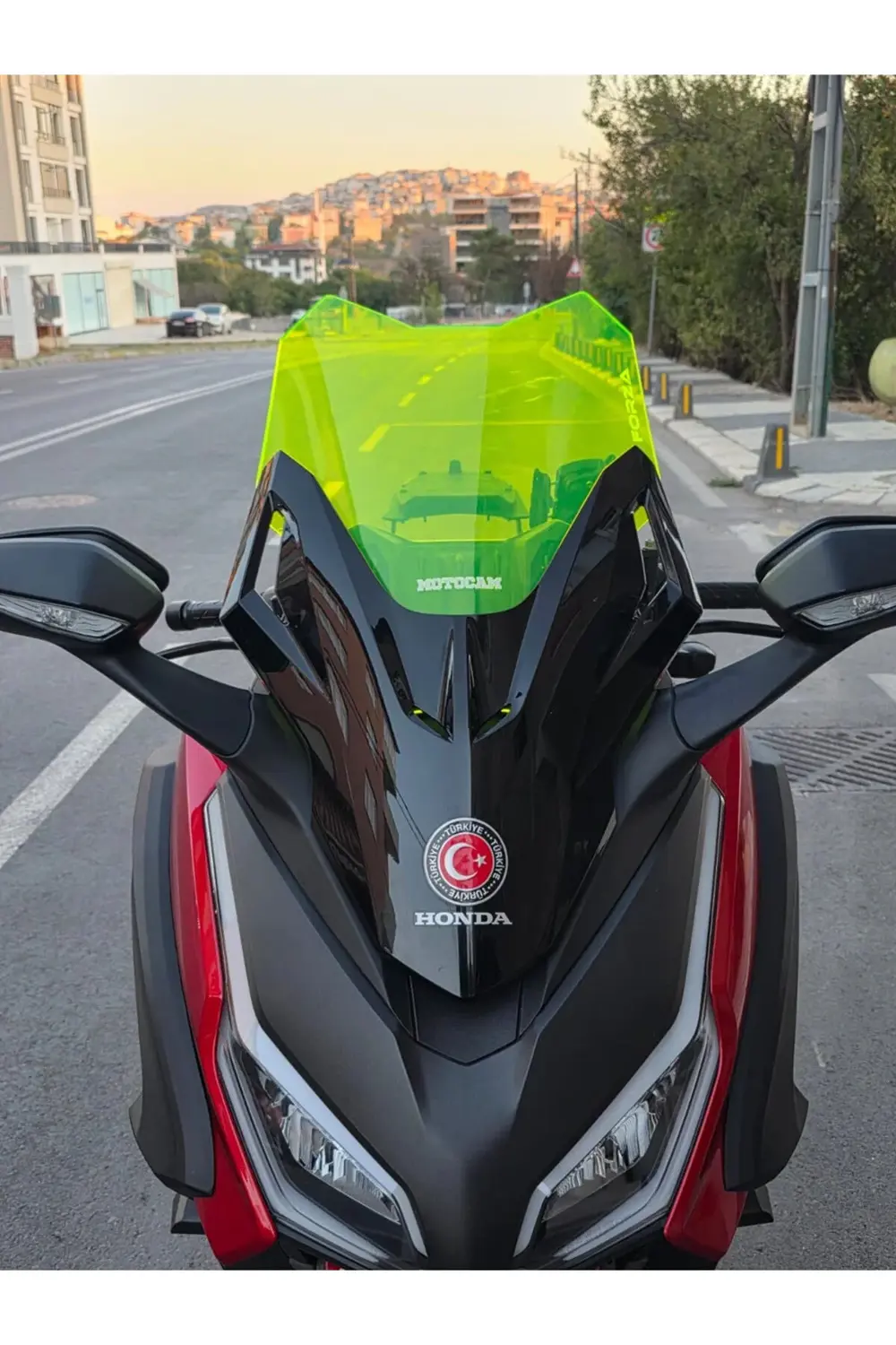 Honda Forza 250 Ön Cam 2021-2025 Model 43cm Neon Sarı Renkli 4mm