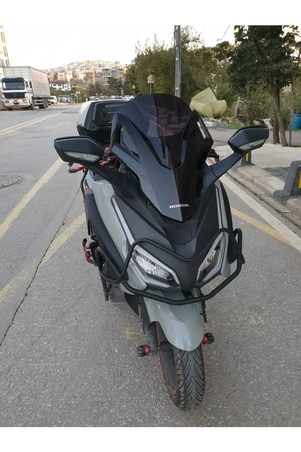 Honda Forza 250 Ön Cam 2021-2025 Model 47cm Siyah Renkli 4mm ORİJ