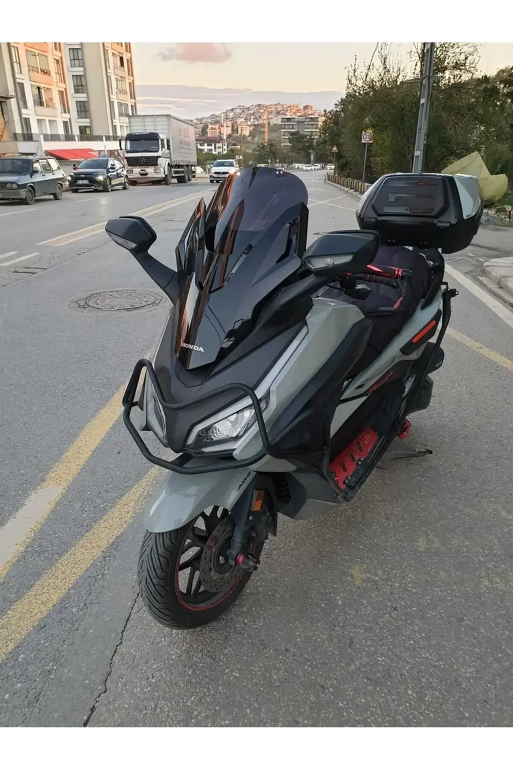 Honda Forza 250 Ön Cam 2021-2025 Model 47cm Siyah Renkli 4mm ORİJ
