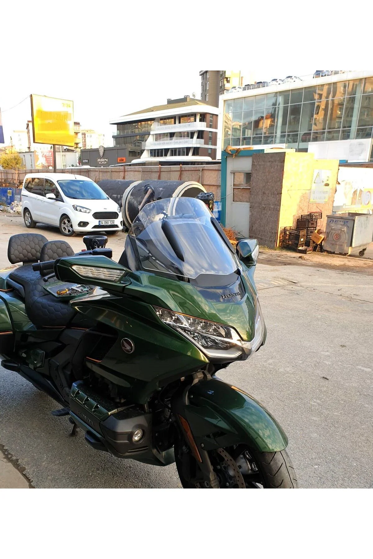 Honda Goldwing Bagger Ön Cam 2018-2023 Model 38cm Şeffaf Renkli 4mm ORTA BOYLU