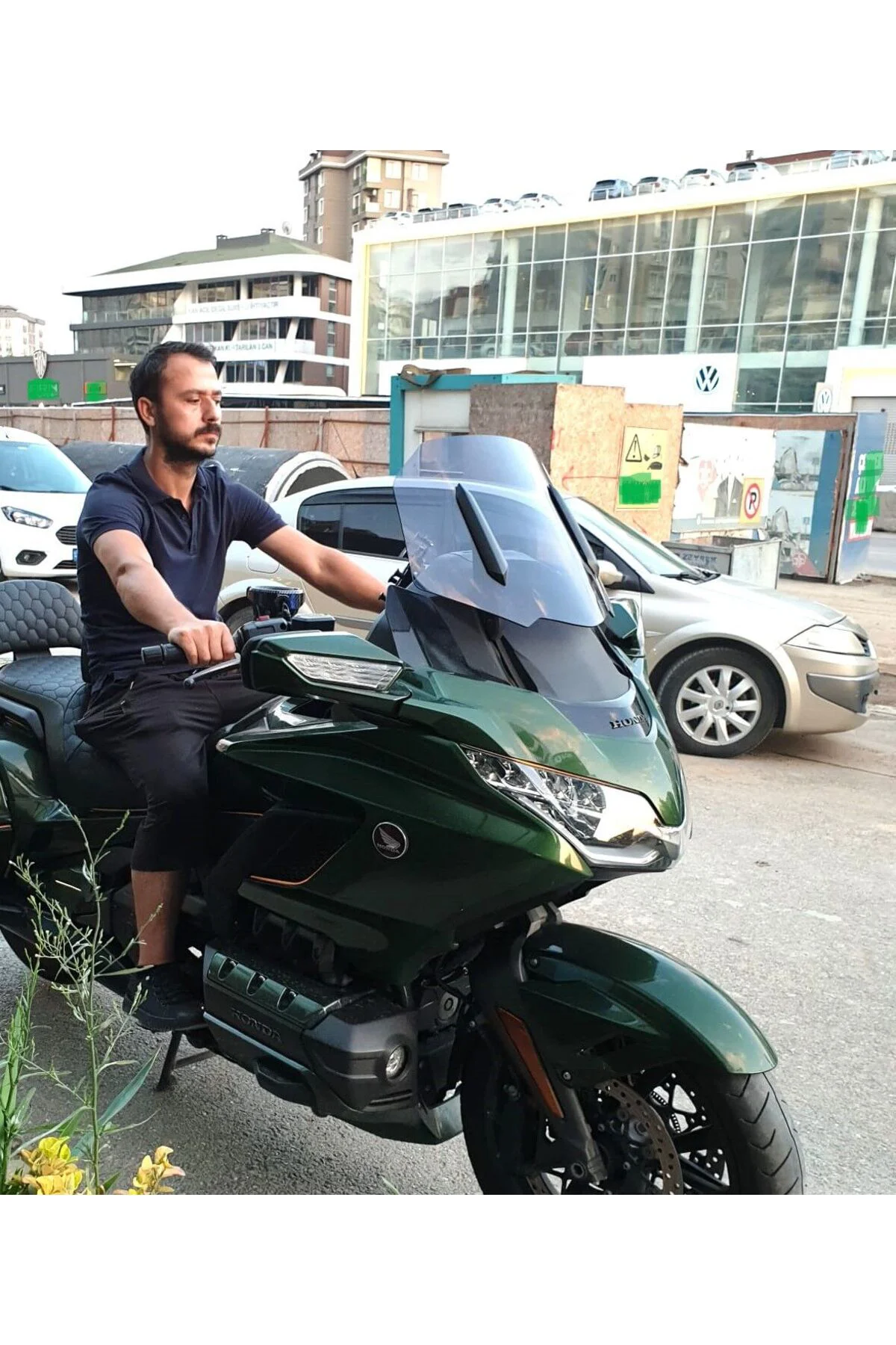 Honda Goldwing Bagger Ön Cam 2018-2023 Model 38cm Füme Renkli 4mm ORTA BOYLU