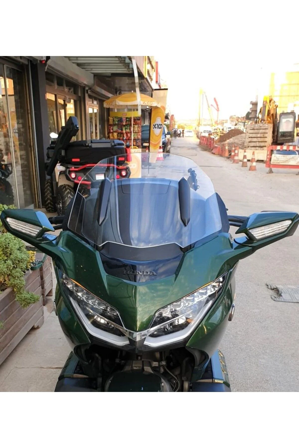 Honda Goldwing Bagger Ön Cam 2018-2023 Model 38cm Şeffaf Renkli 4mm ORTA BOYLU