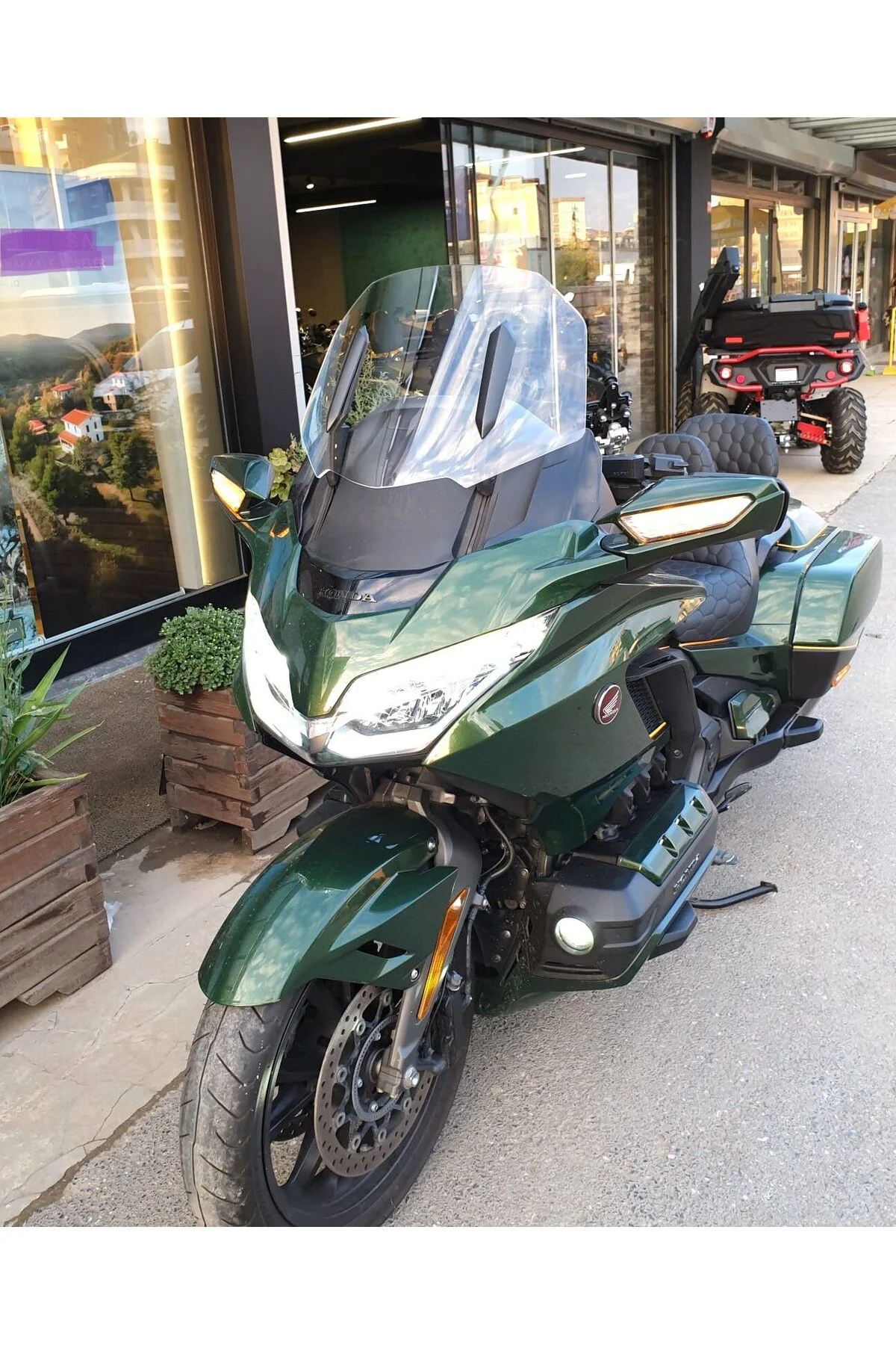 Honda Goldwing Bagger Ön Cam 2018-2023 Model 38cm Şeffaf Renkli 4mm ORTA BOYLU