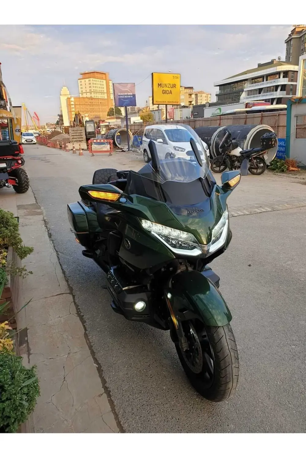 Honda Goldwing Bagger Ön Cam 2018-2023 Model 38cm Şeffaf Renkli 4