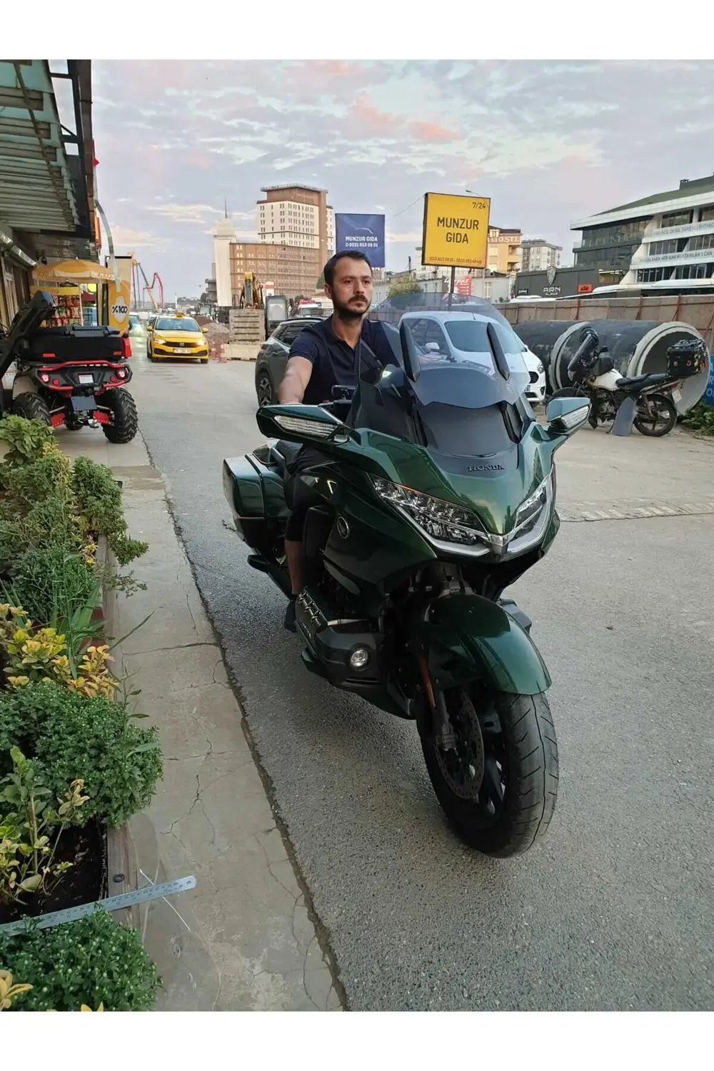 Honda Goldwing Bagger Ön Cam 2018 2023 Model 65cm Açıkfüme Renkli