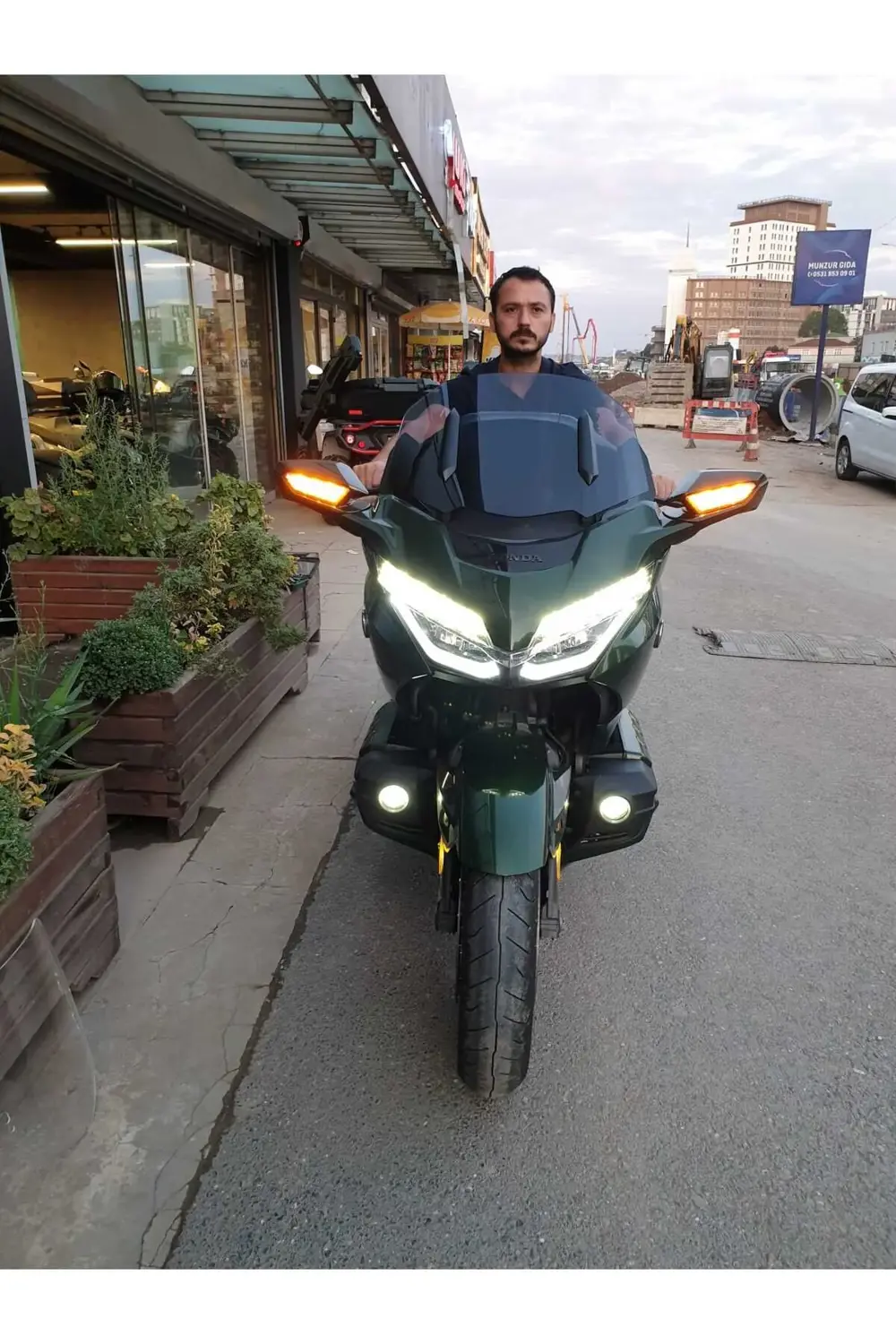 Honda Goldwing Bagger Ön Cam 2018 2023 Model 65cm Açıkfüme Renkli