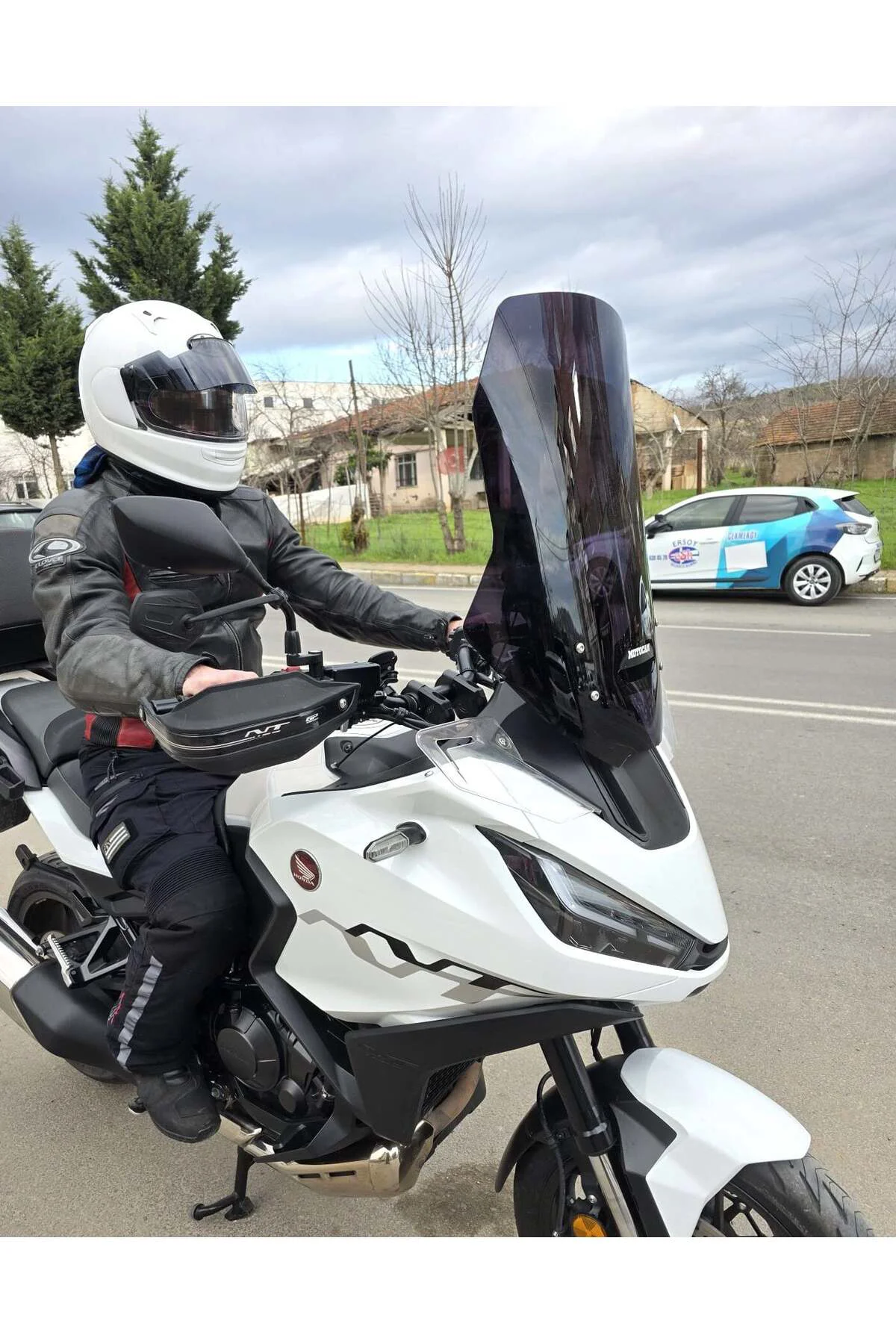 Honda NT 1100 Ön Cam 2021-2024 Model 59cm Siyah Renkli 4mm YOKTUR