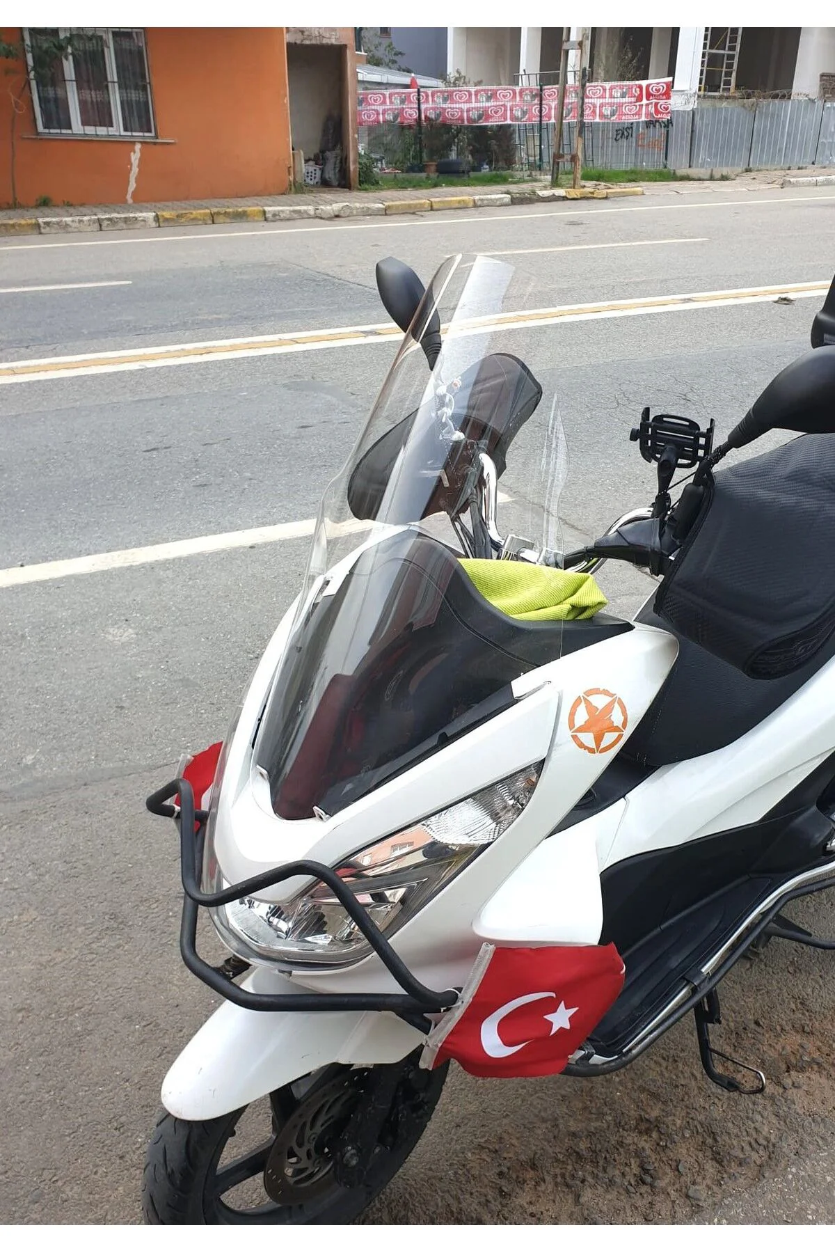 Honda PCX Ön Cam 2014-2017 Model 65cm Şeffaf Renkli 4mm ORTA BOYL