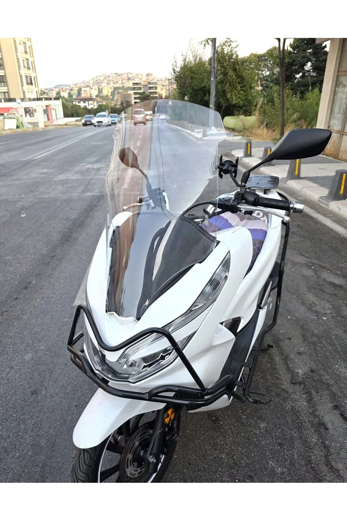 Honda PCX Ön Cam 2018-2020 Model 65cm Şeffaf Renkli 4mm ORTA BOYL