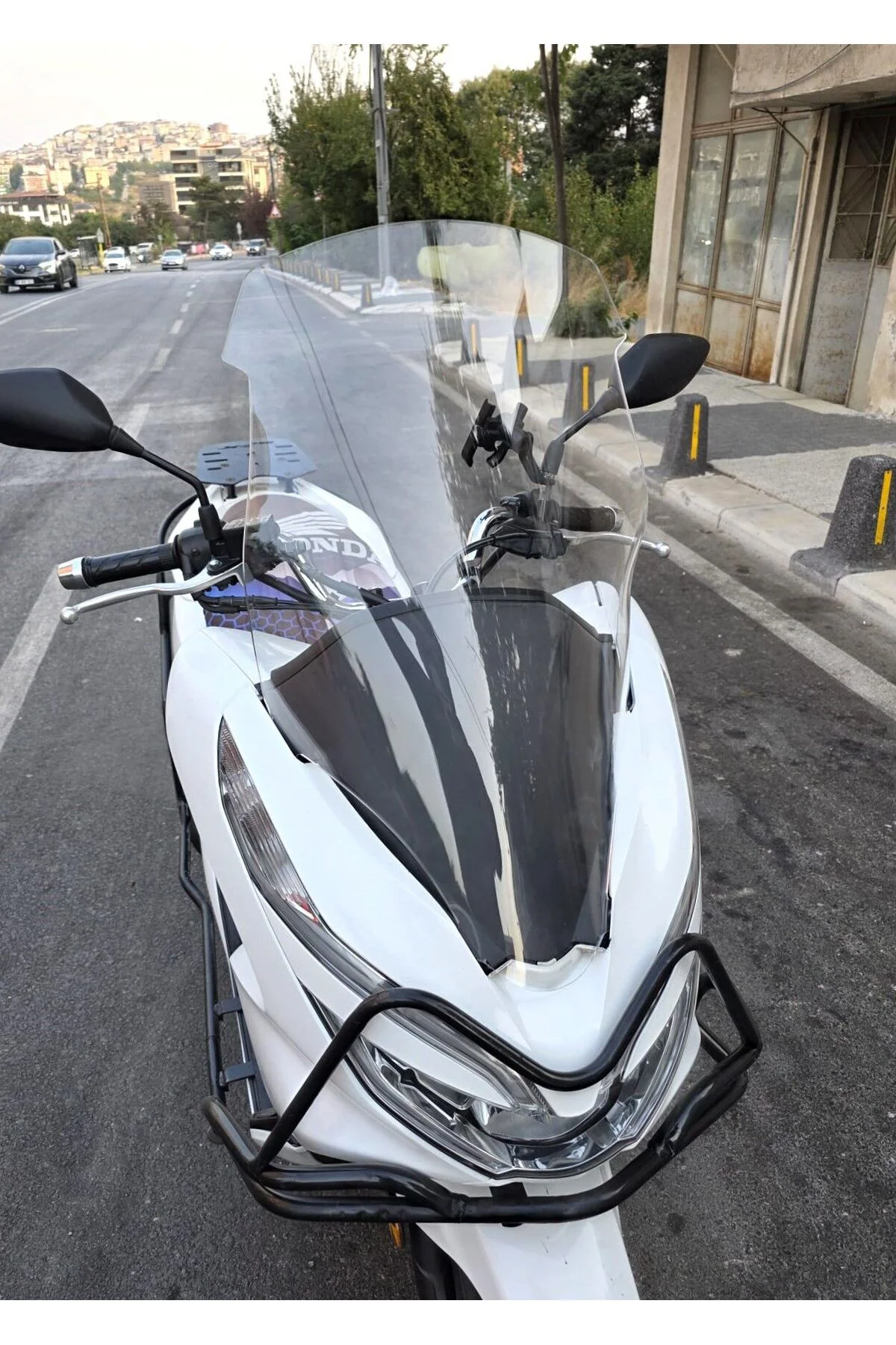 Honda PCX Ön Cam 2018-2020 Model 65cm Şeffaf Renkli 4mm ORTA BOYL