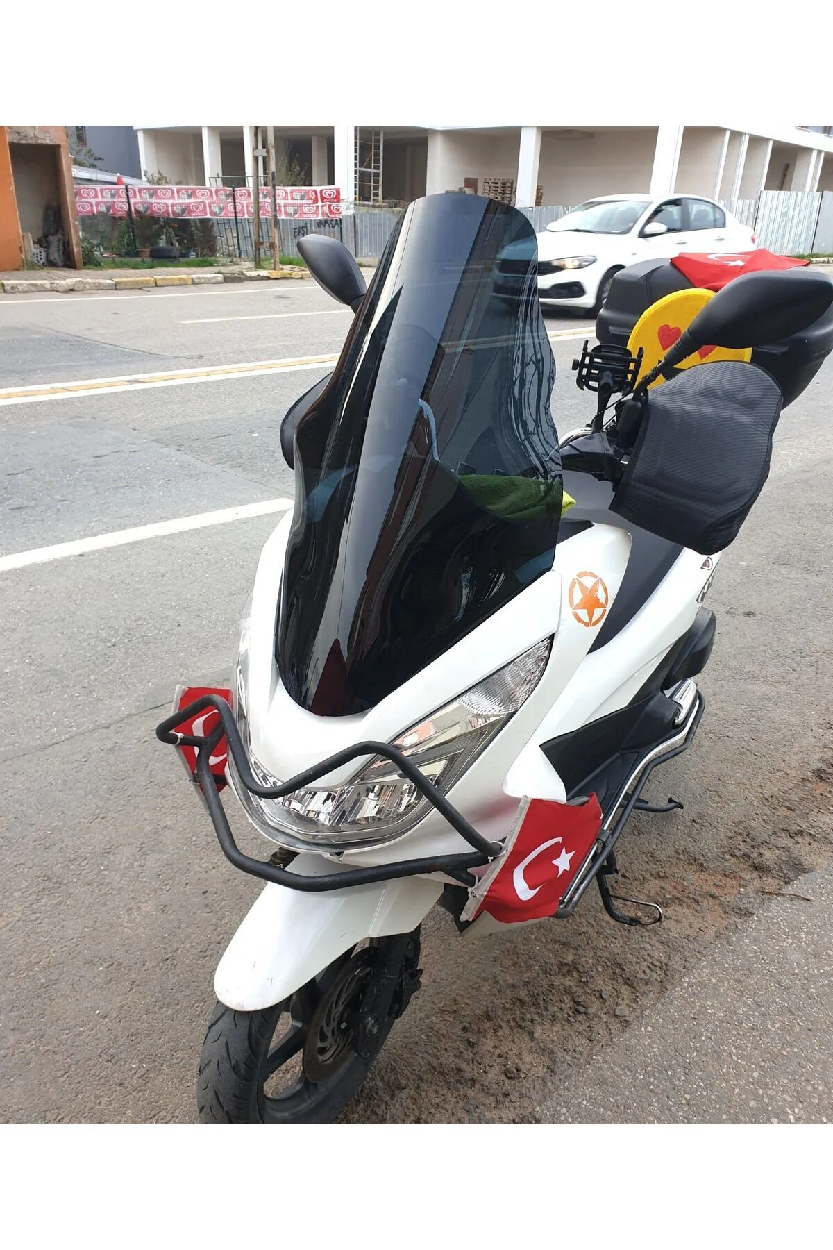 Honda PCX Ön Cam 2014-2017 Model 65cm Siyah Renkli 4mm ORTA BOYLU