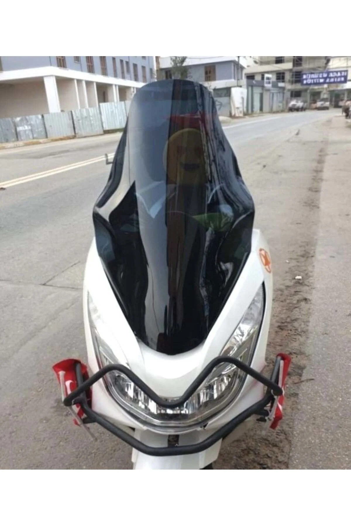 Honda PCX Ön Cam 2014-2017 Model 65cm Siyah Renkli 4mm ORTA BOYLU