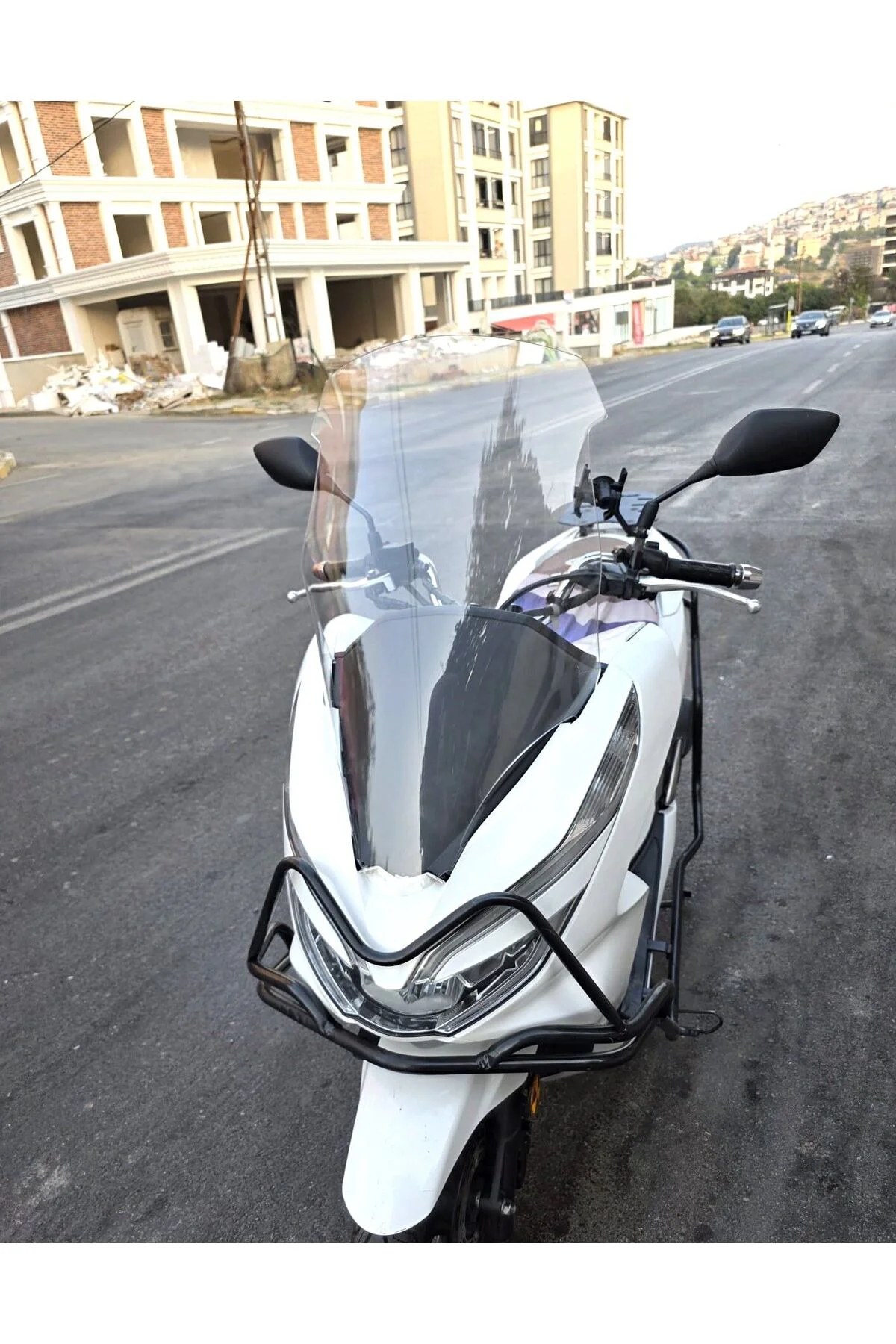 Honda PCX Ön Cam 2018-2020 Model 65cm Şeffaf Renkli 4mm ORTA BOYL