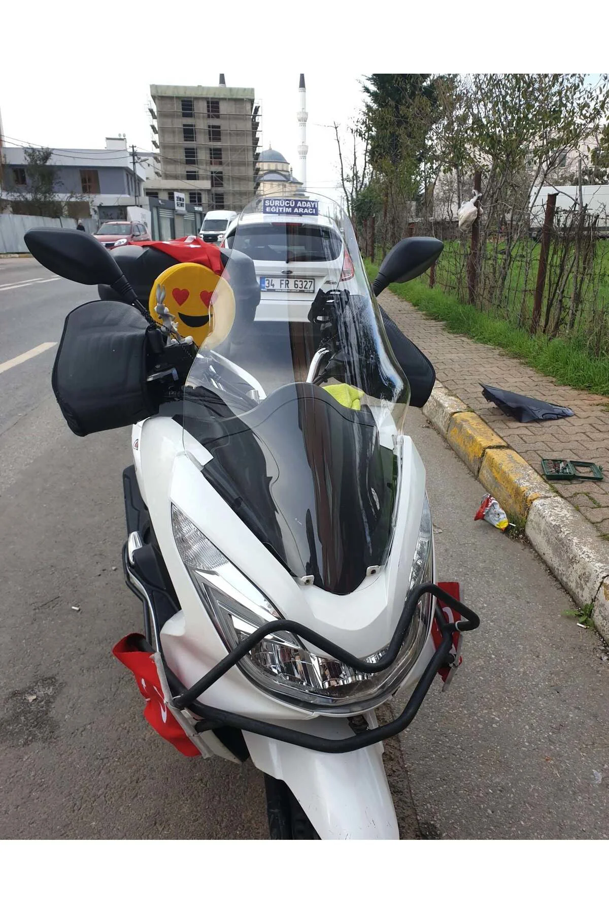 Honda PCX Ön Cam 2014-2017 Model 65cm Şeffaf Renkli 4mm ORTA BOYL