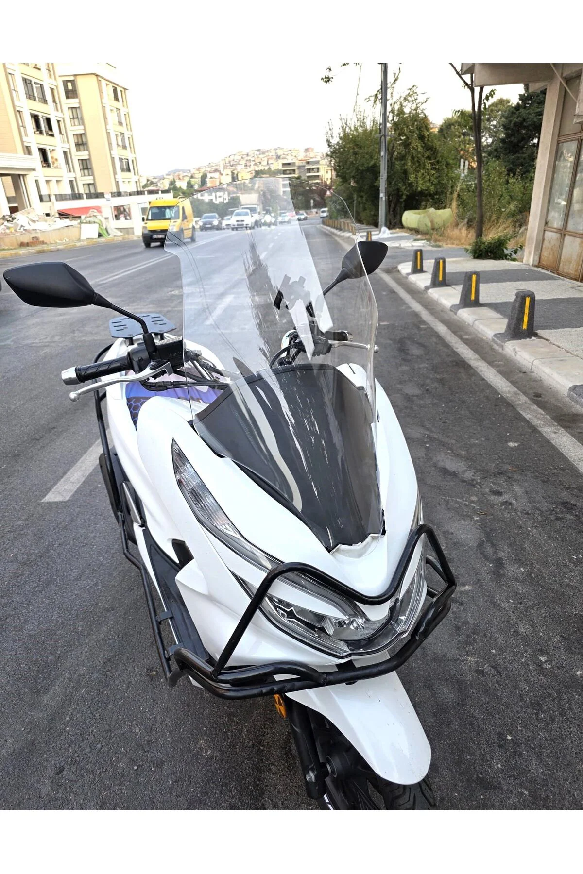 Honda PCX Ön Cam 2018-2020 Model 65cm Şeffaf Renkli 4mm ORTA BOYL