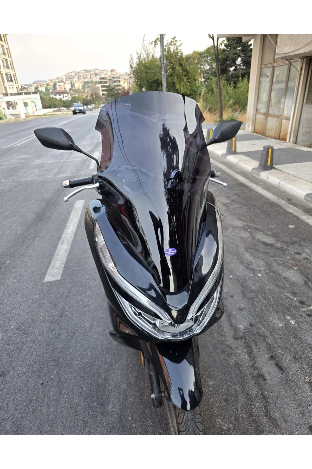 Honda PCX Ön Cam 2018-2020 Model 65cm Siyah Renkli 4mm ORTA BOYLU