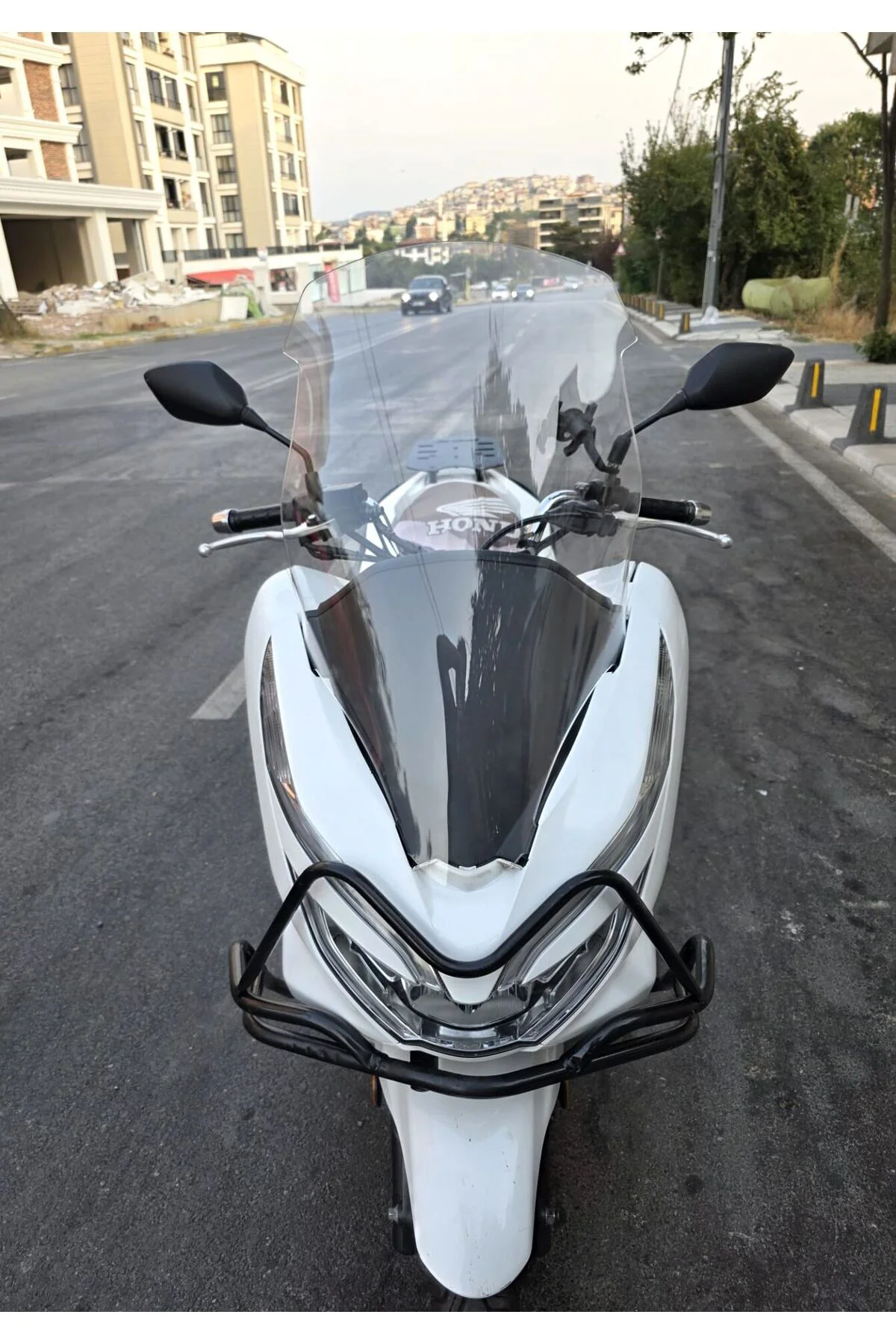 Honda PCX Ön Cam 2018-2020 Model 65cm Şeffaf Renkli 4mm ORTA BOYL