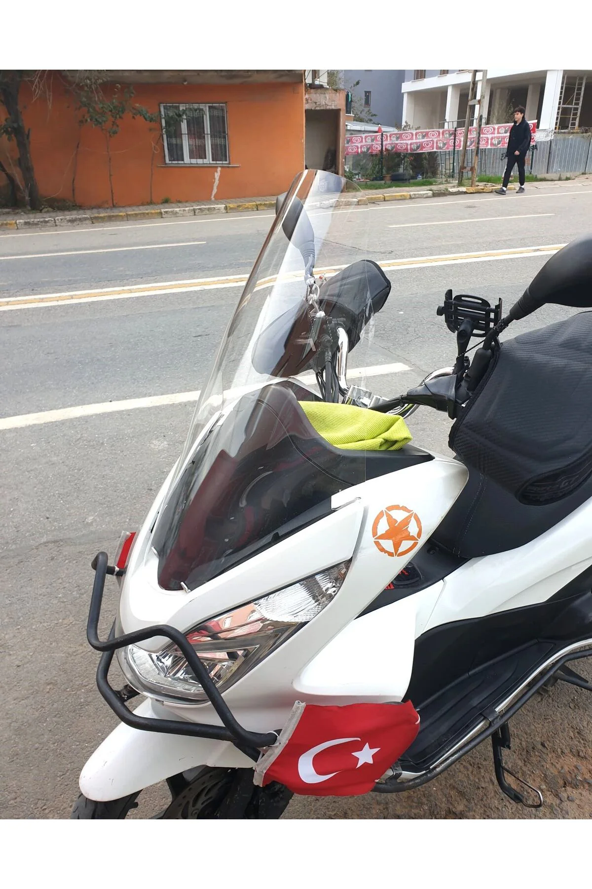Honda PCX Ön Cam 2014-2017 Model 65cm Şeffaf Renkli 4mm ORTA BOYL