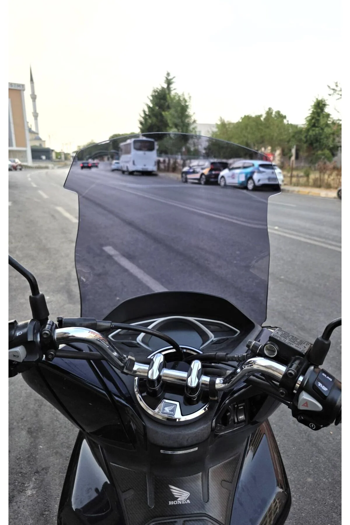 Honda PCX Ön Cam 2018-2020 Model 65cm Füme Renkli 4mm ORTA BOYLU