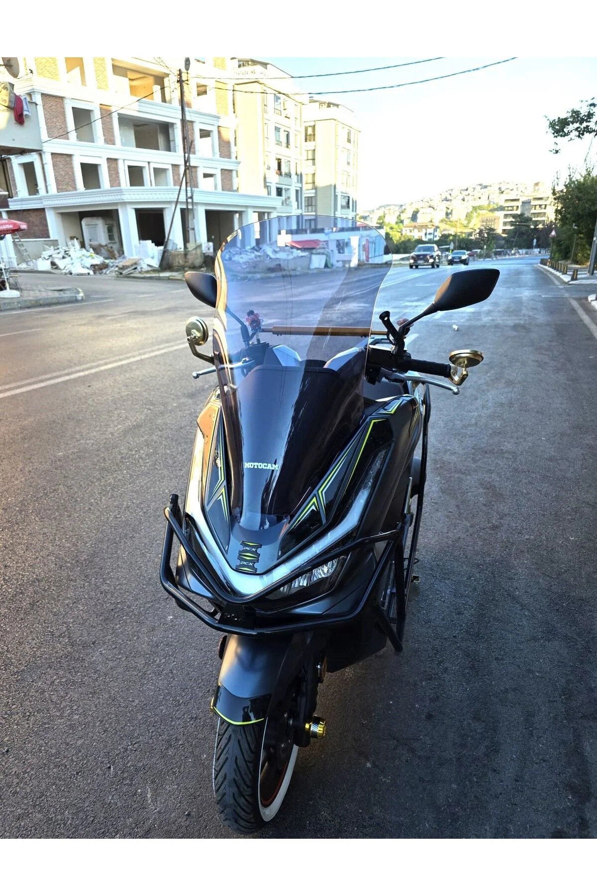 Honda PCX Ön Cam 2025-2026 Model 66cm Füme Renkli 4mm