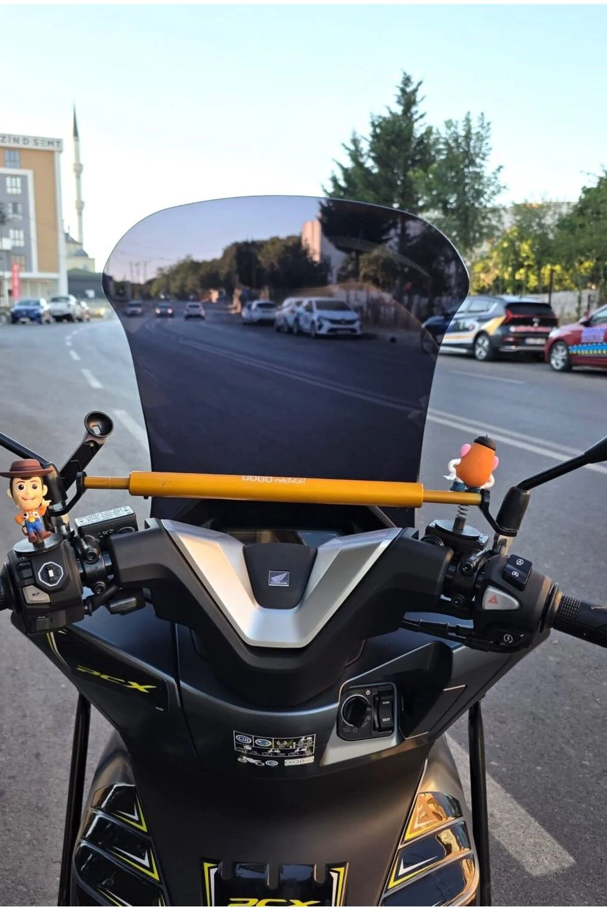 Honda PCX Ön Cam 2025-2026 Model 72cm Siyah Renkli 4mm