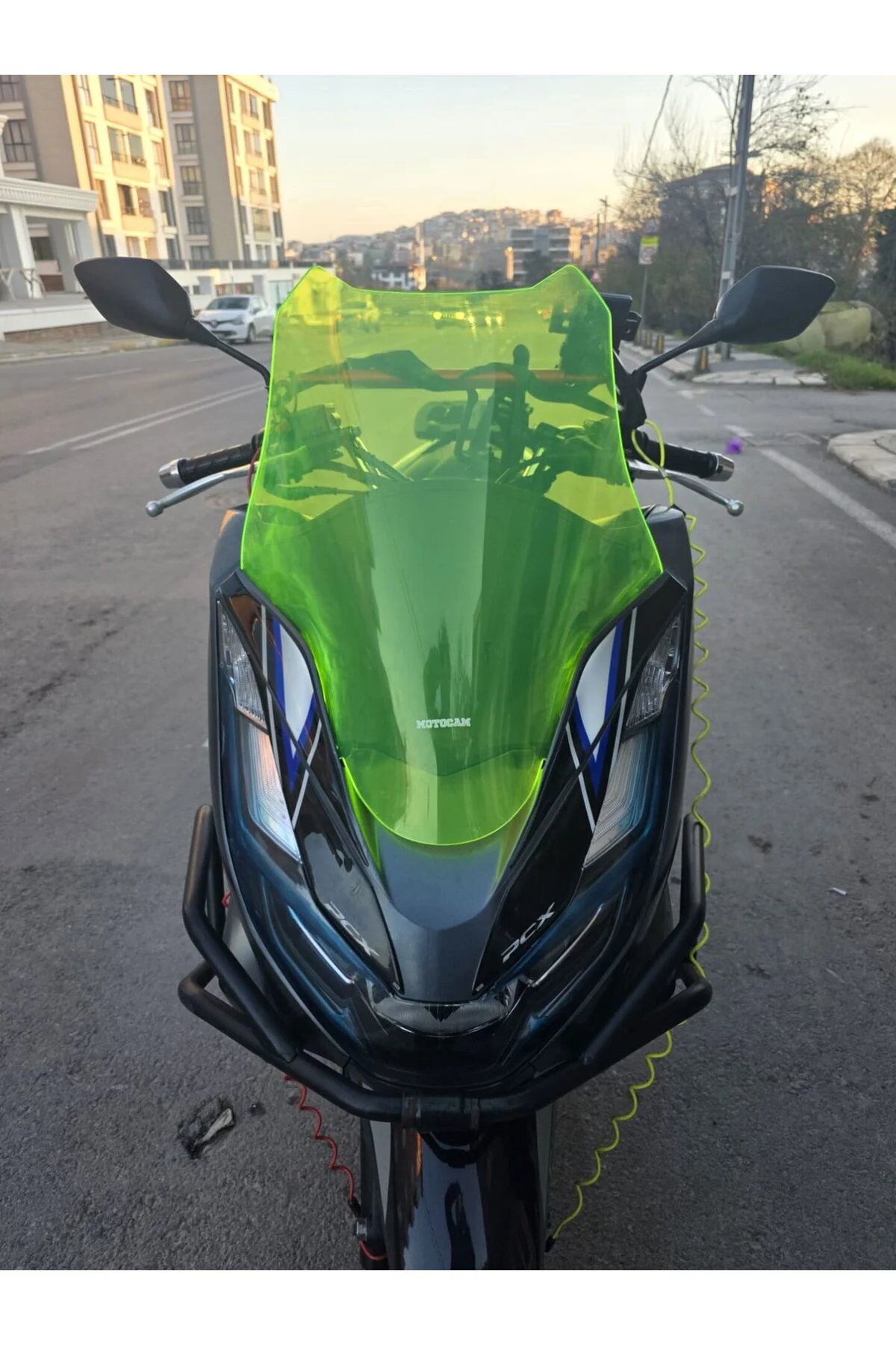 Honda PCX Ön Cam 2021-2024 Model 47cm Neon Sarı Renkli 4mm SPORTİ