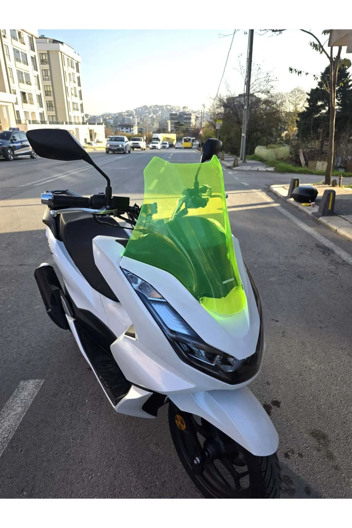 Honda PCX Ön Cam 2021-2024 Model 47cm Neon Sarı Renkli 4mm SPORTİ